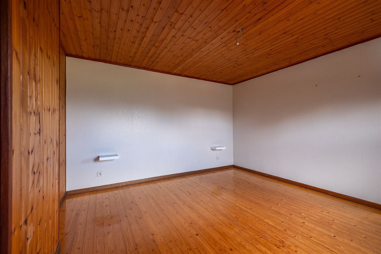 Vrijstaande woning met 3slk op 22a40ca op strategische ligging foto 24