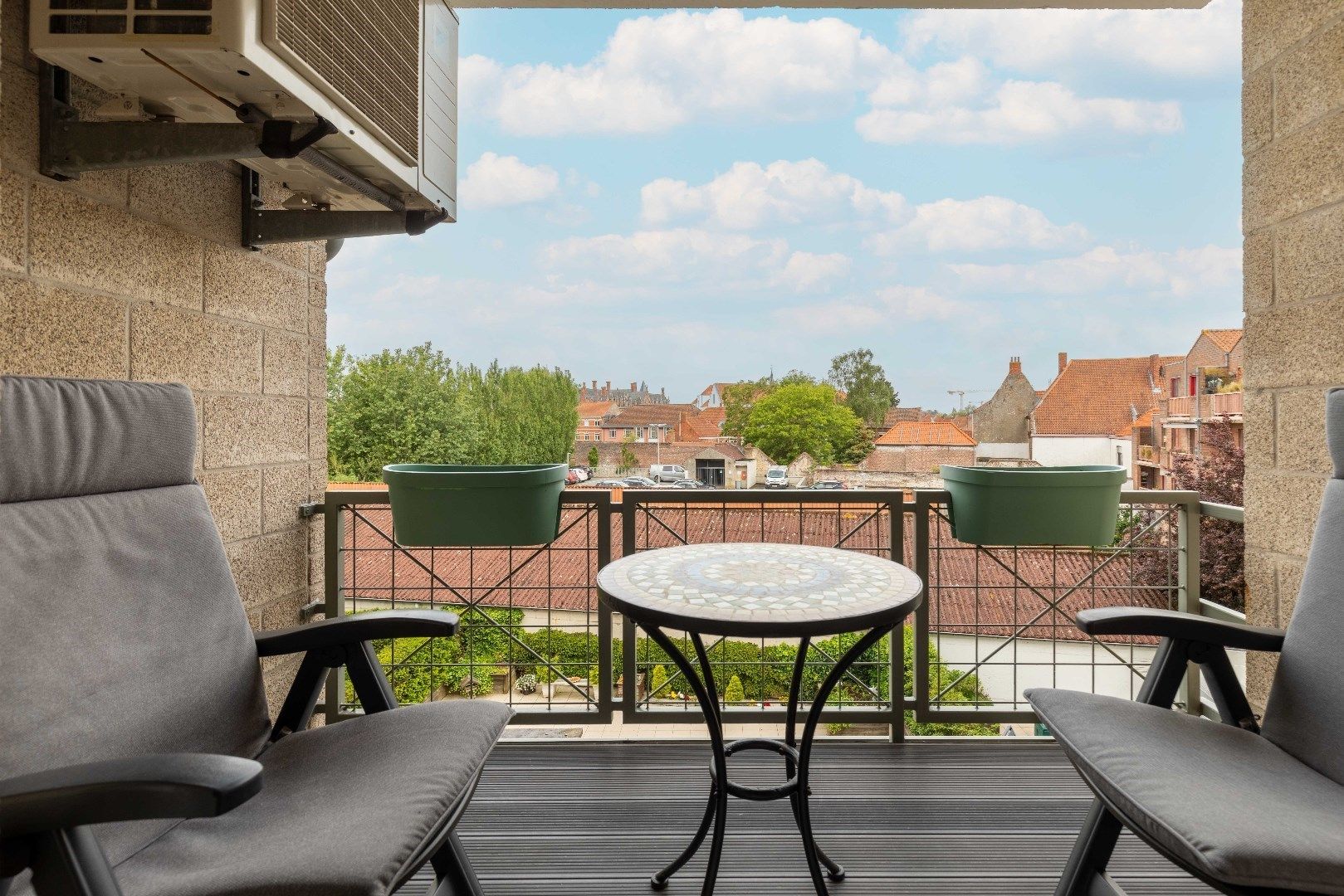 Steeds vernieuwend appartement met zonneterras en prachtig zicht op de Augustijnrei in hartje Brugge. foto 4