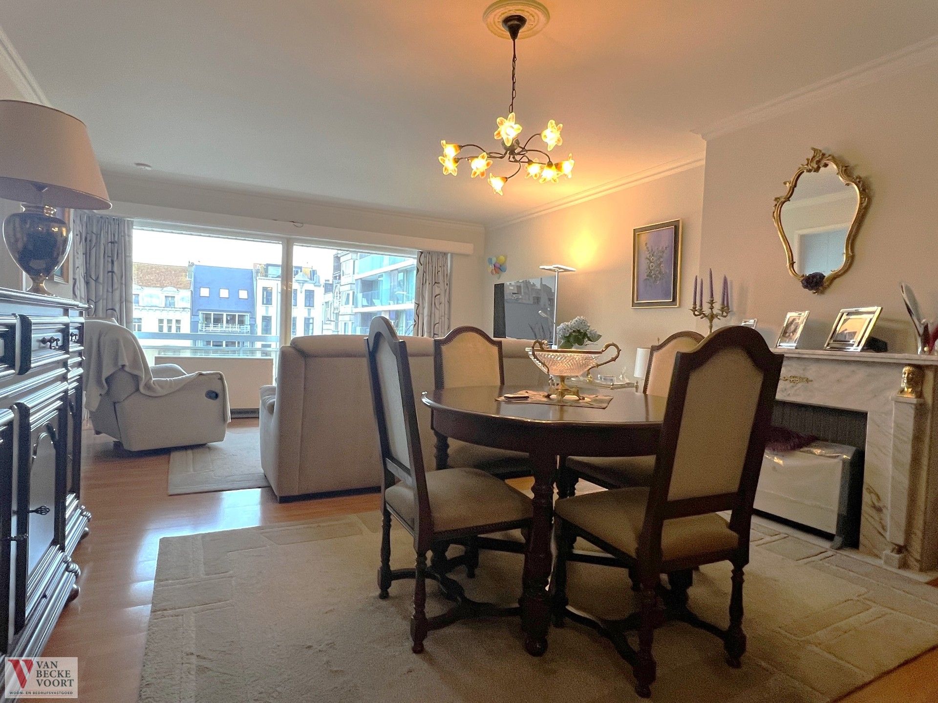 Ruim appartement aan het Mijnplein foto 3