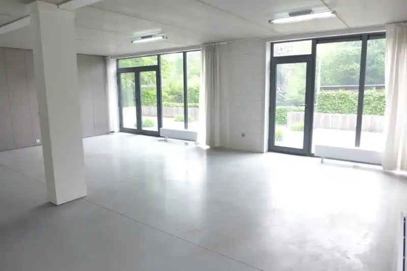 Commerciële ruimte te huur foto 13