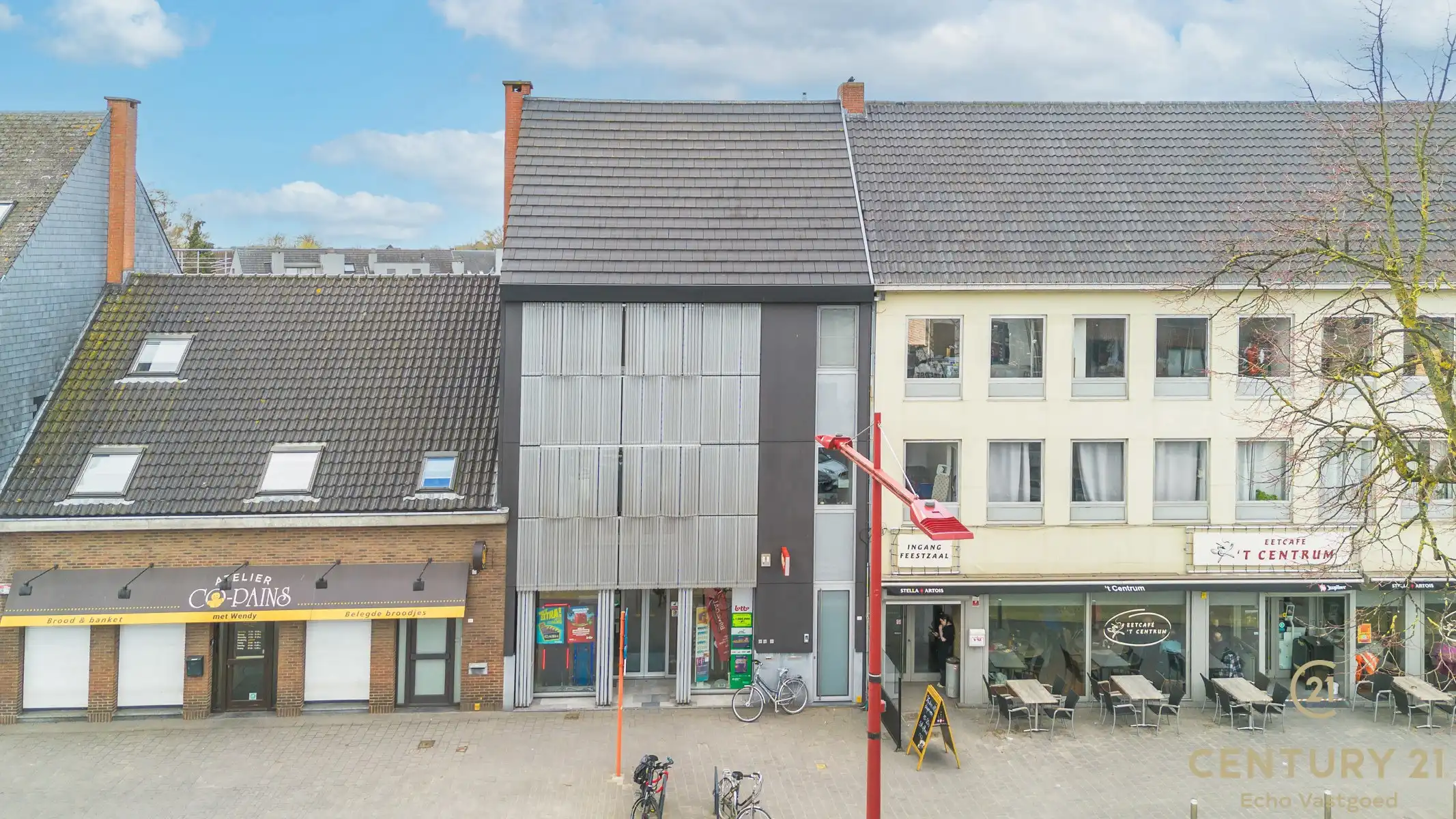 Instapklaar handelspand met duplex en tuin in Rijkevorsel foto {{pictureIndex}}