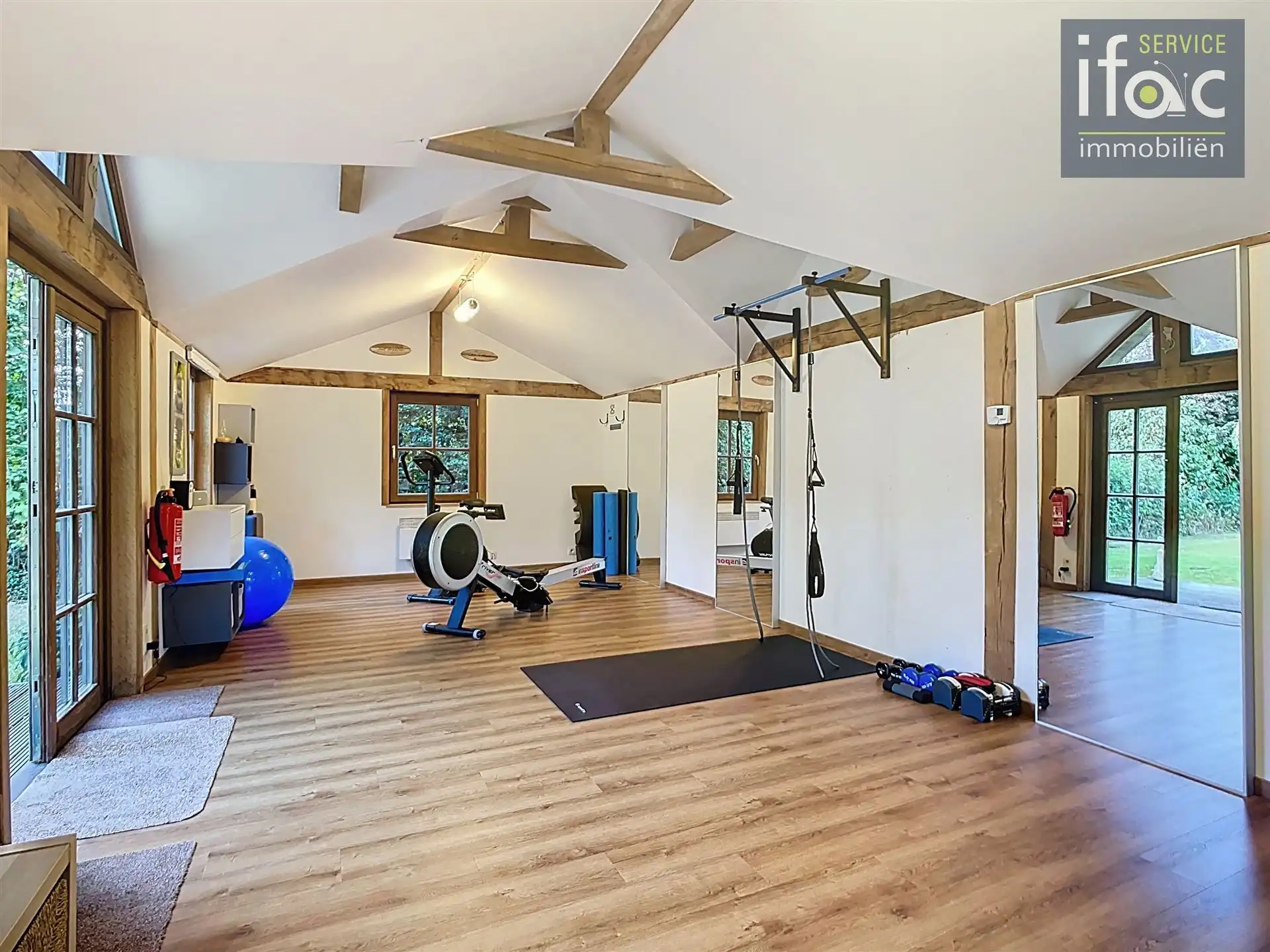 Fantastische villa met 3 slpk en bijbouw in tuin foto 35