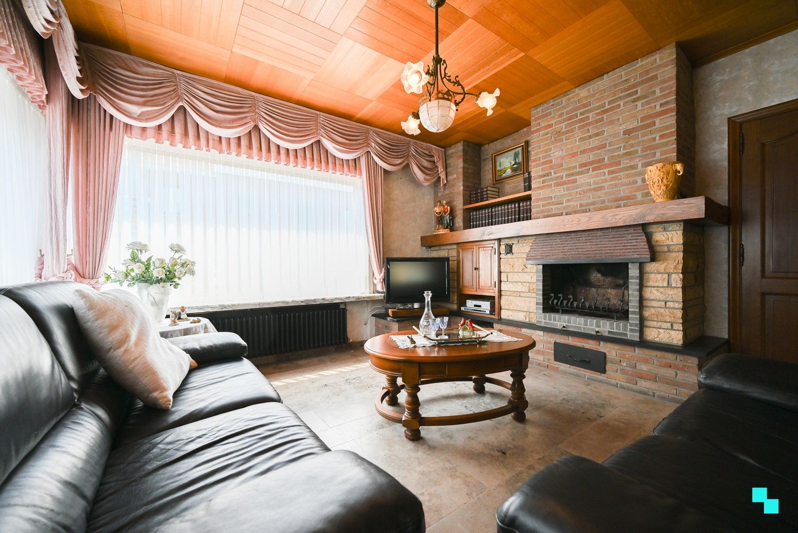 Gunstig gelegen woning met uitweg achteraan te Izegem foto 6
