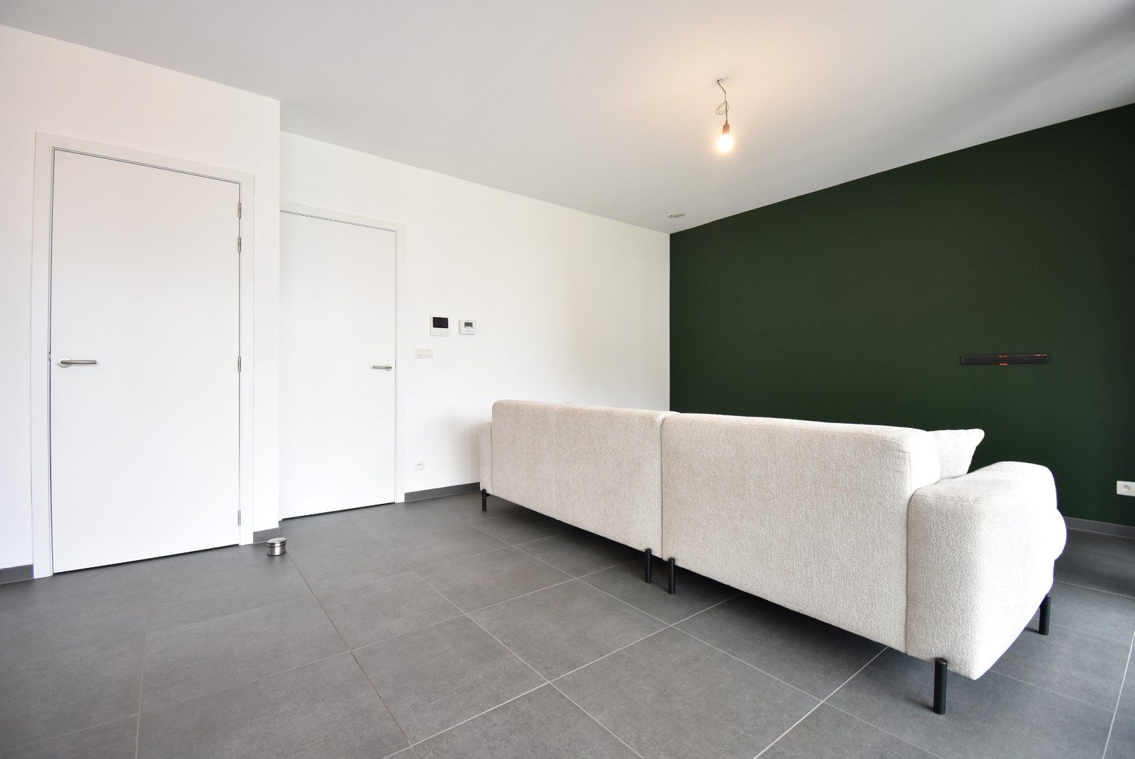Aantrekkelijk recent gelijkvloers appartement, met 1 slaapkamer, ruim terras, privétuin en standplaats in centrum van Beverst.  foto 11