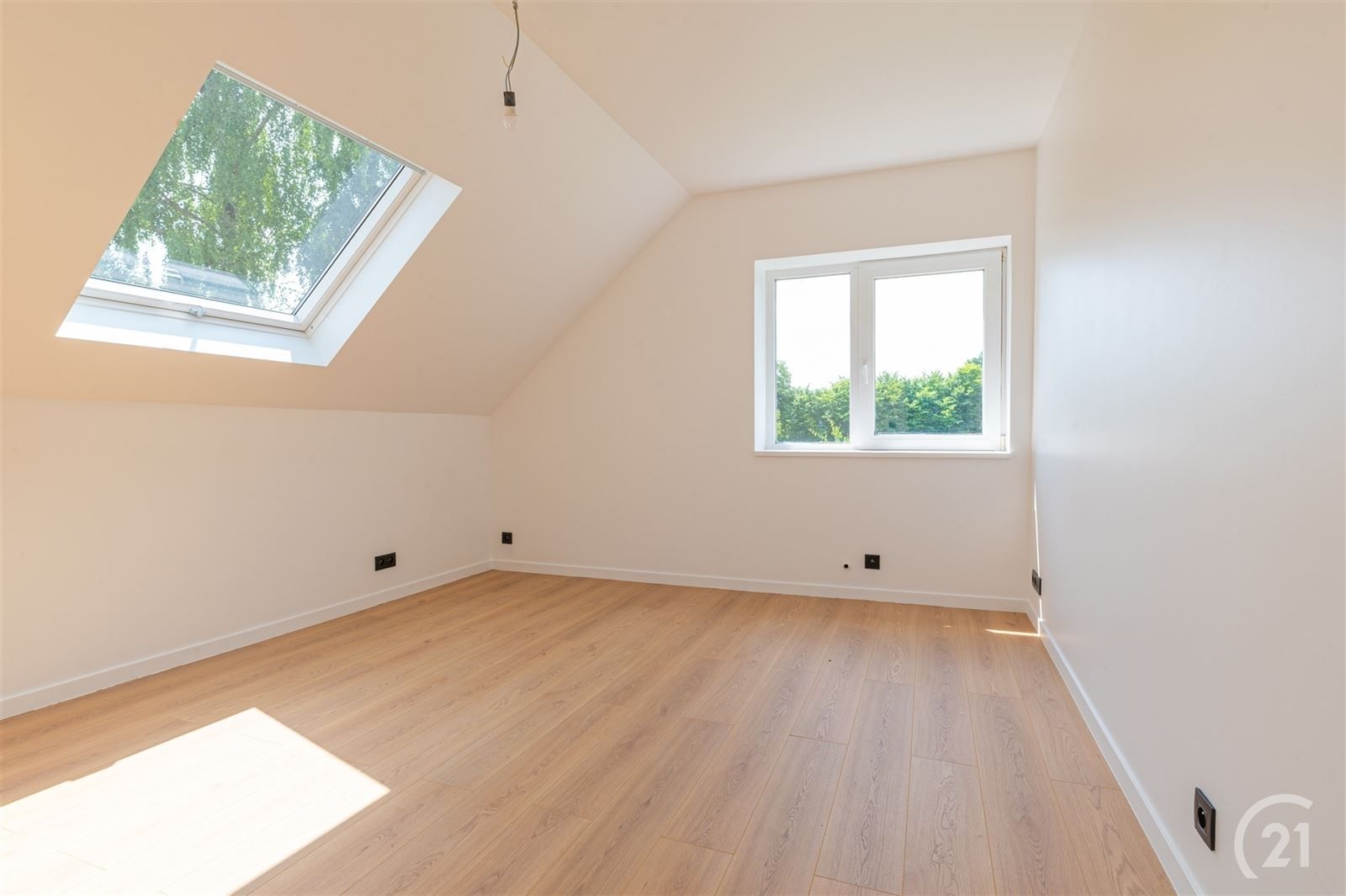Magnifiek gerenoveerde woning met bijgebouw en parkeergelegenheid foto 22