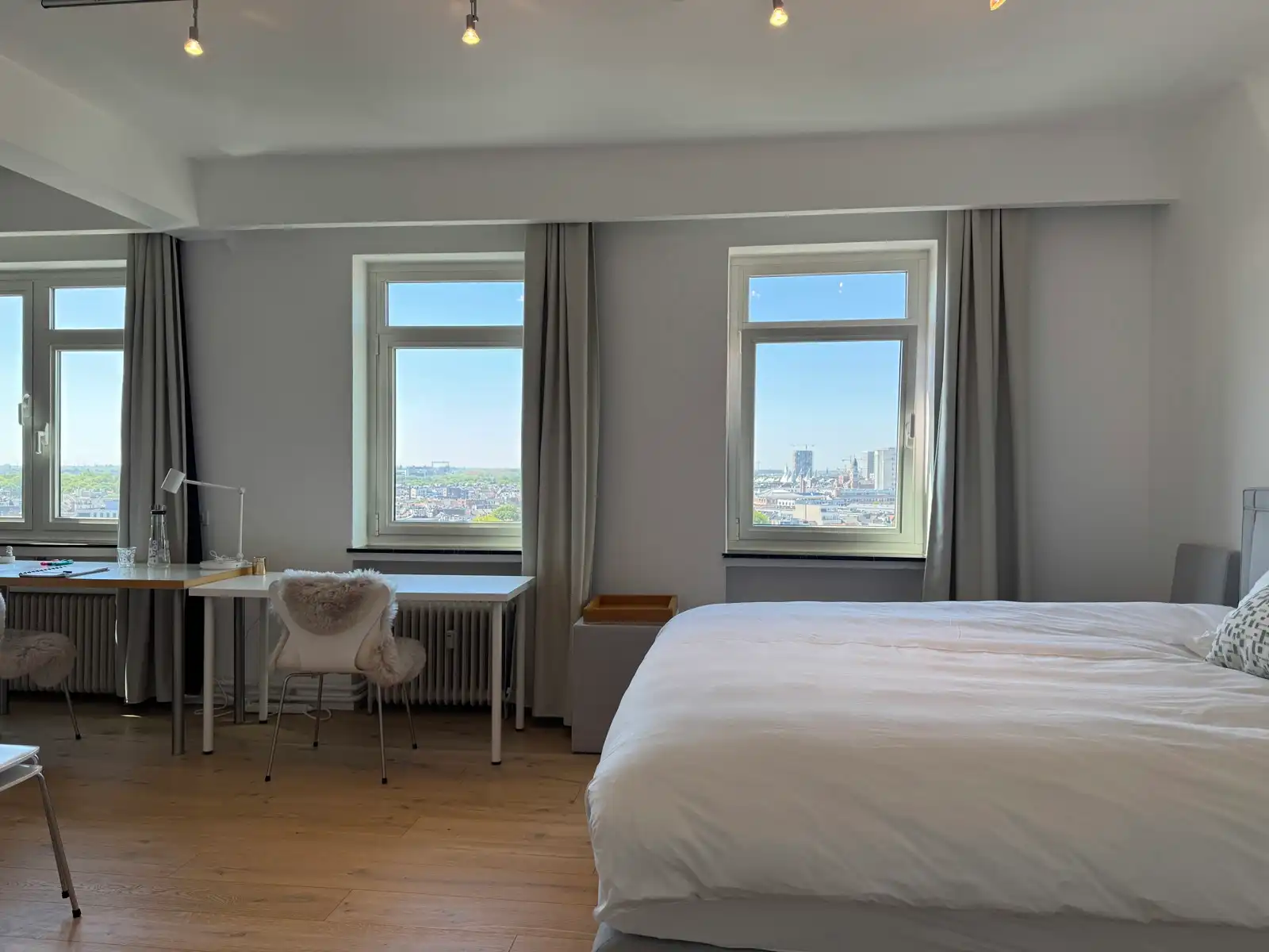 Ruim & lichtrijk  3 slaapkamer app. met Panoramisch Uitzicht foto 12