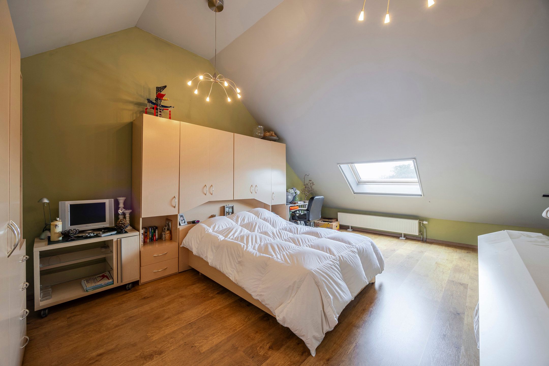 Instapklare rijwoning op uitstekende locatie foto 17