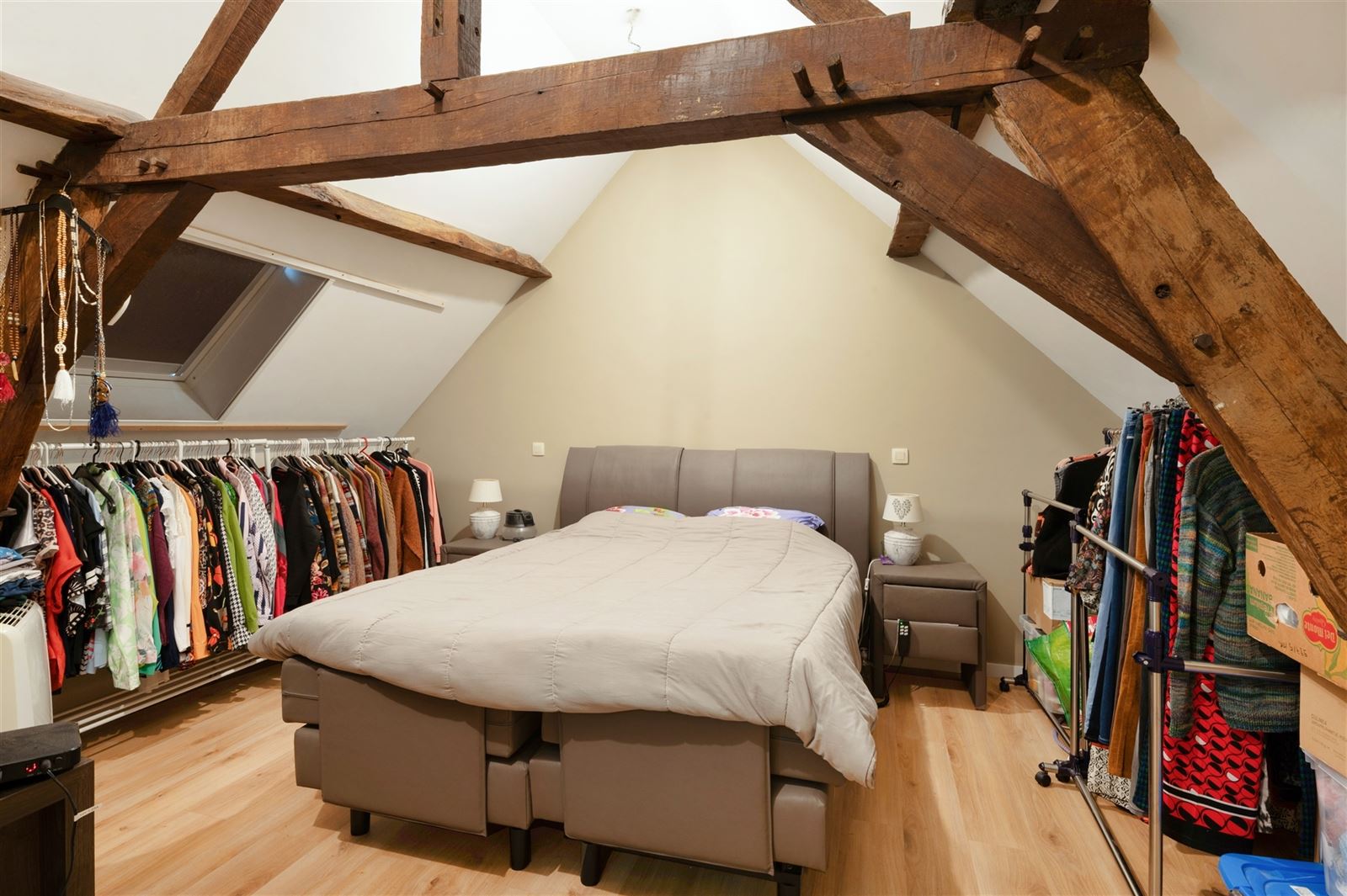 Volledig gerenoveerd appartement in hartje Geraardsbergen! foto 9