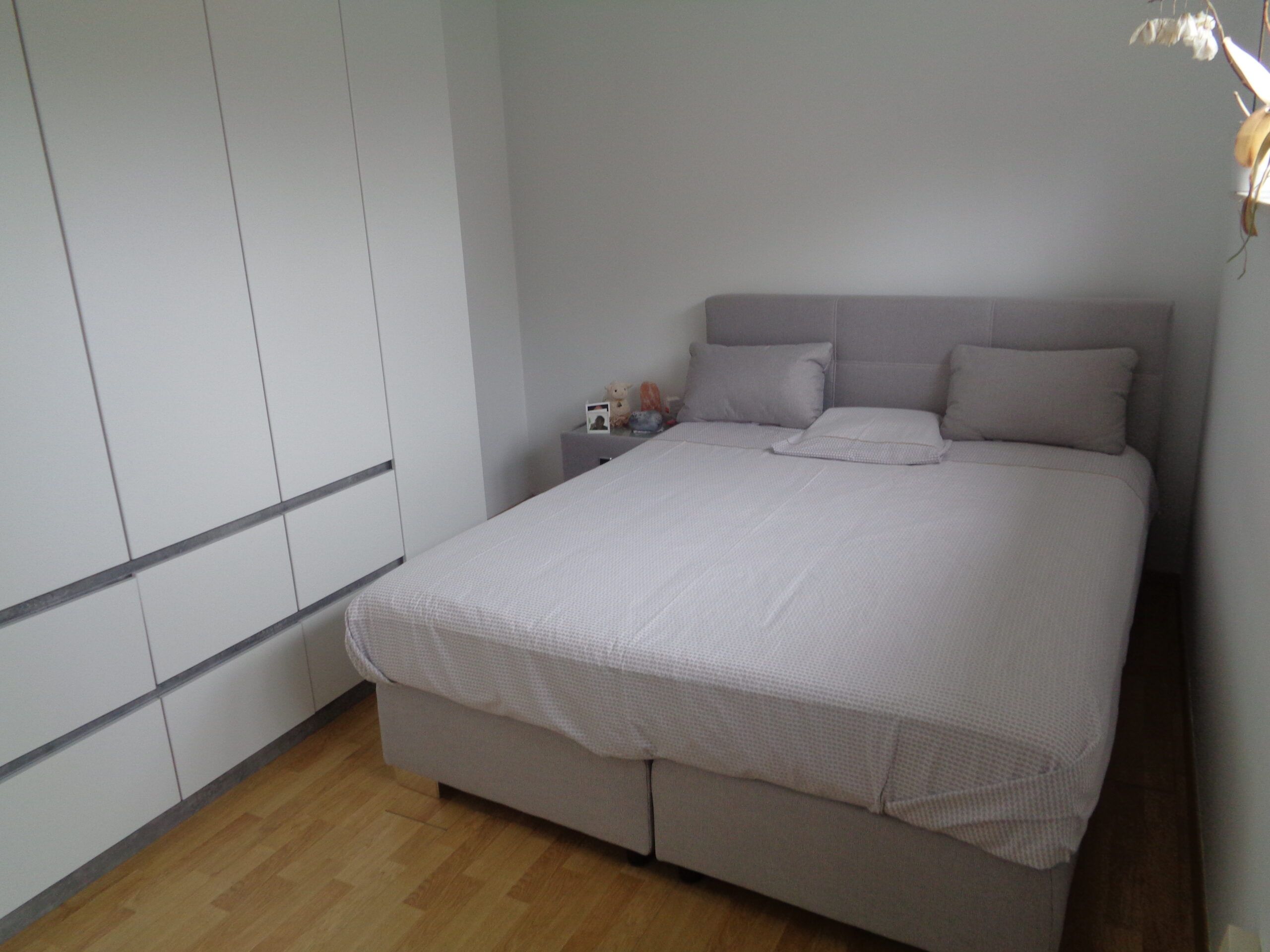 Instapklaar gelijkvloers appartement met zonnig terras en carport te huur foto 7