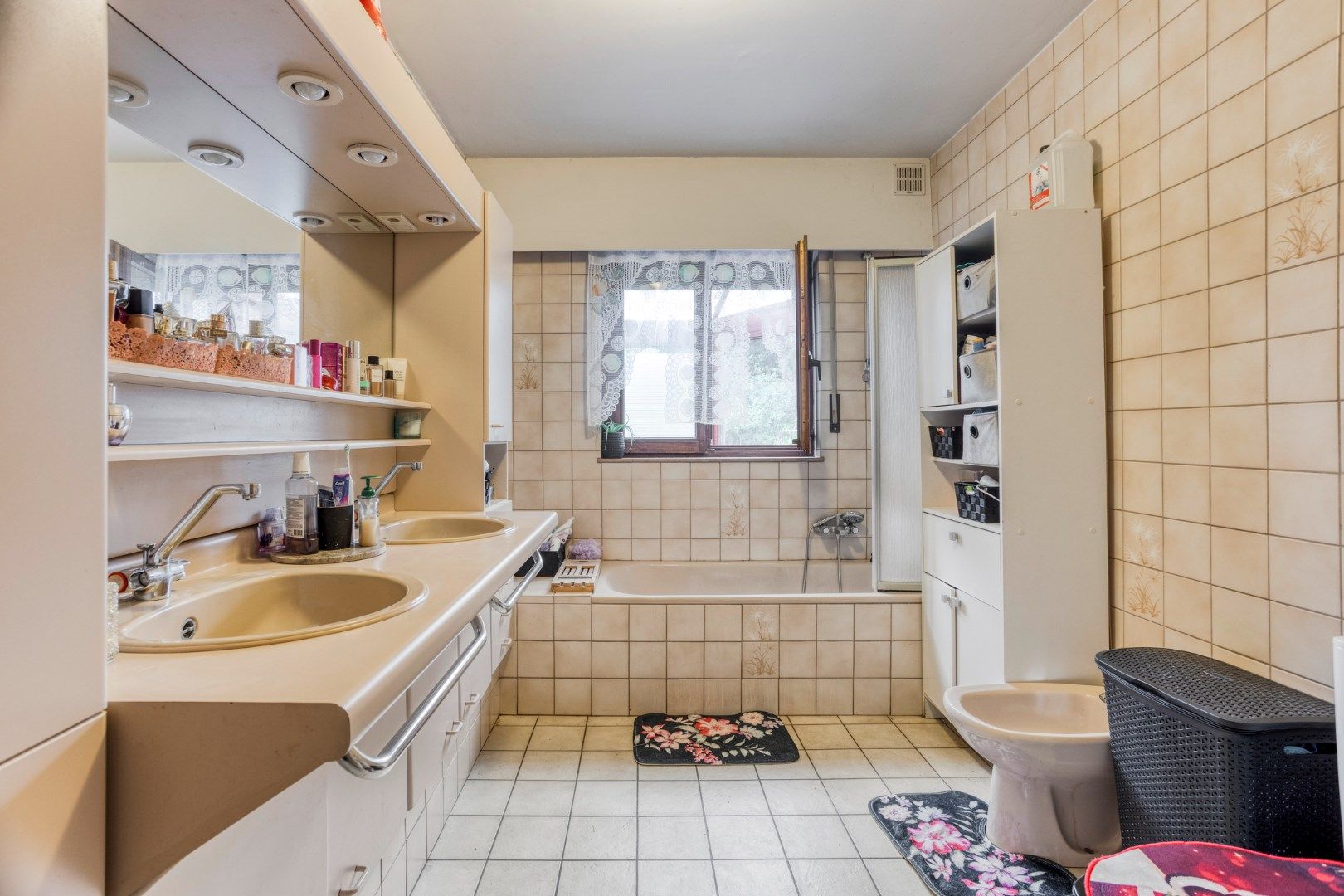 Gelijkvloerse woning met 2 slpks en inpandige garage op 824 m² !  foto 12