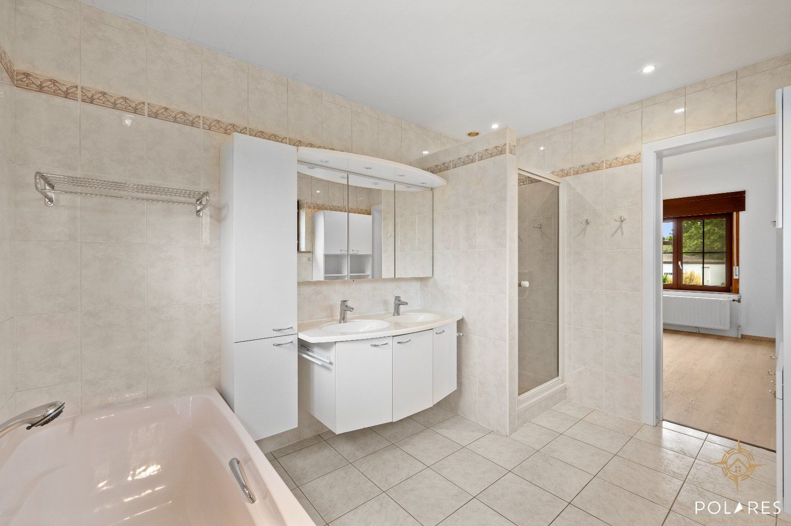 Woning met ruime tuin foto 14