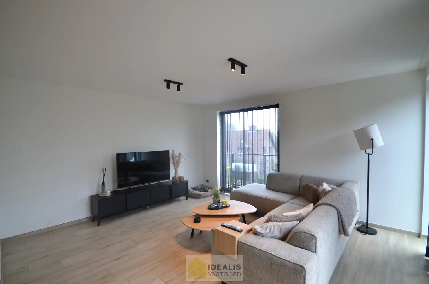 IDEALIS VASTGOED – INSTAPKLAAR APPARTEMENT MET KELDERBERGING EN ONDERGRONDSE AUTOSTAANPLAATS foto 8