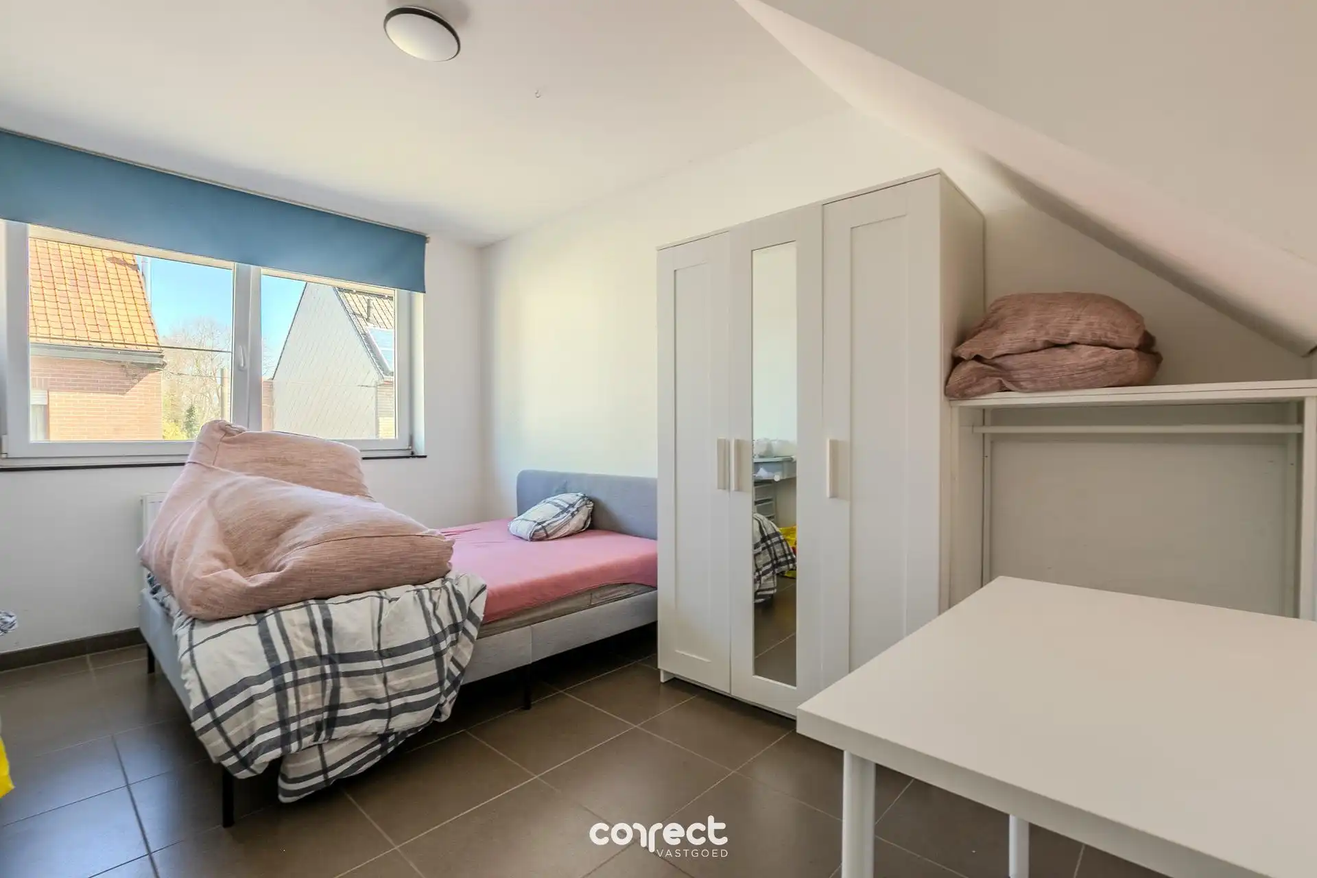 Half open bebouwing met 4 slaapkamers en tuin foto 8