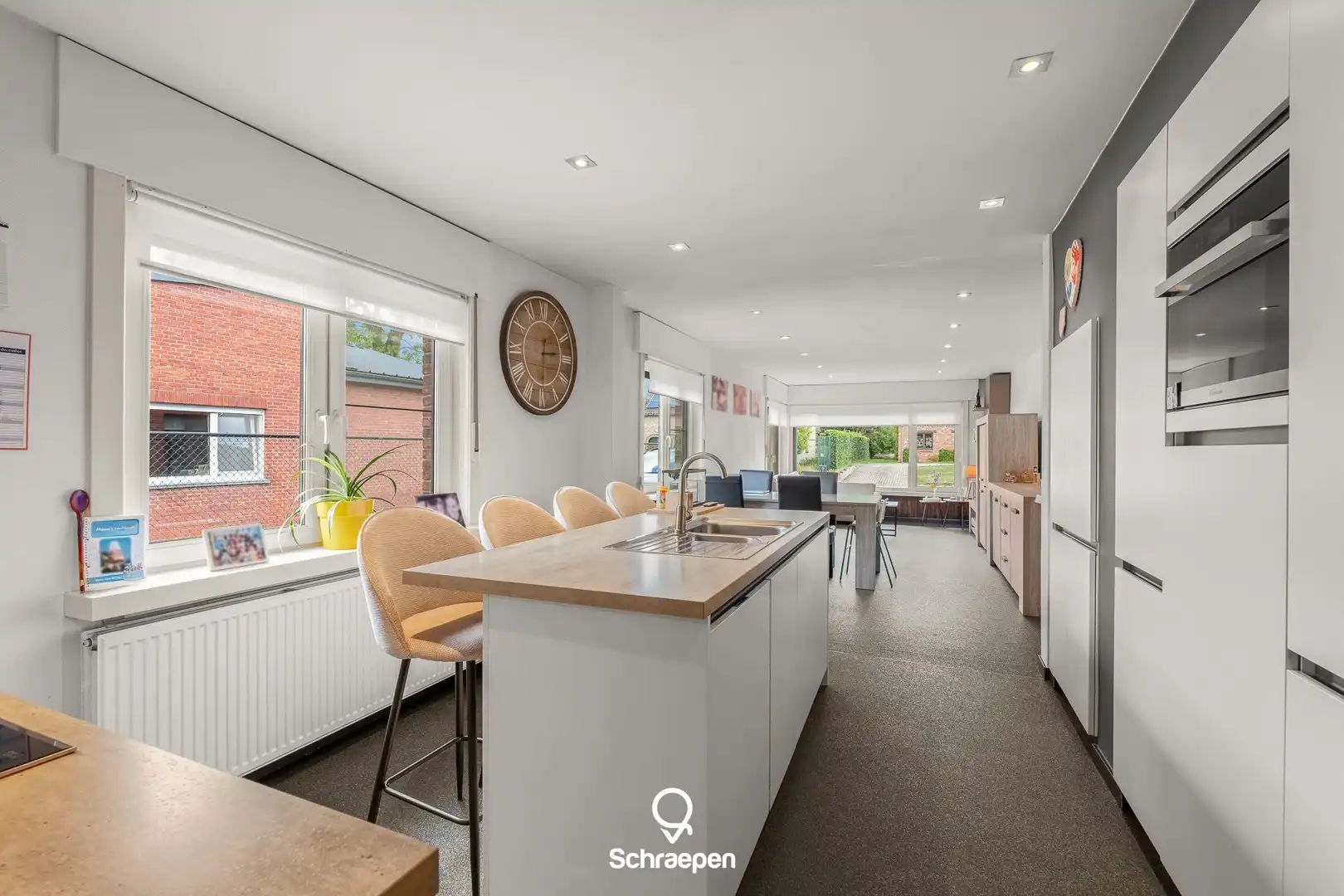 Gelijkvloerse instapklare woning met 3 slpks op zuidwestelijk georiënteerd perceel van circa 8,5 are! foto 2