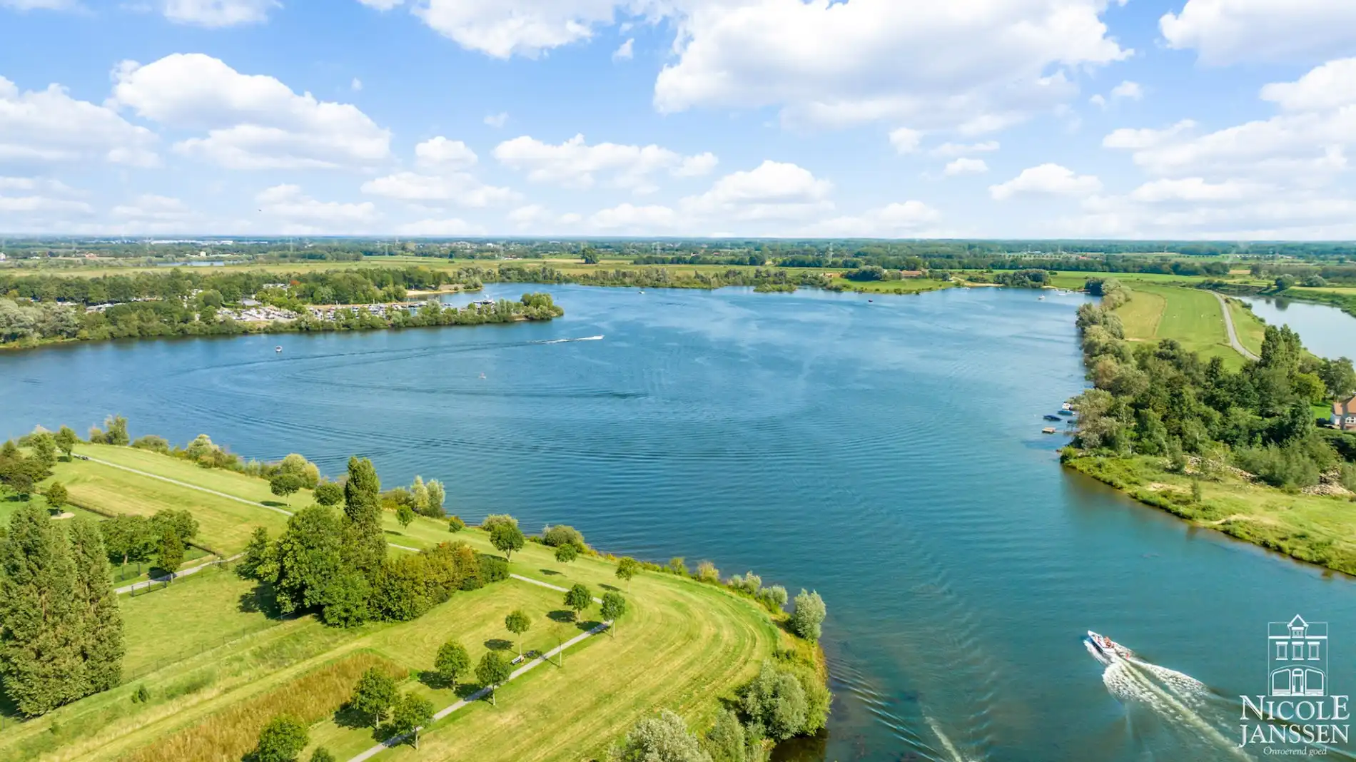 Luxueus ingerichte villa met vier slaapkamers en verzorgde tuin foto 44
