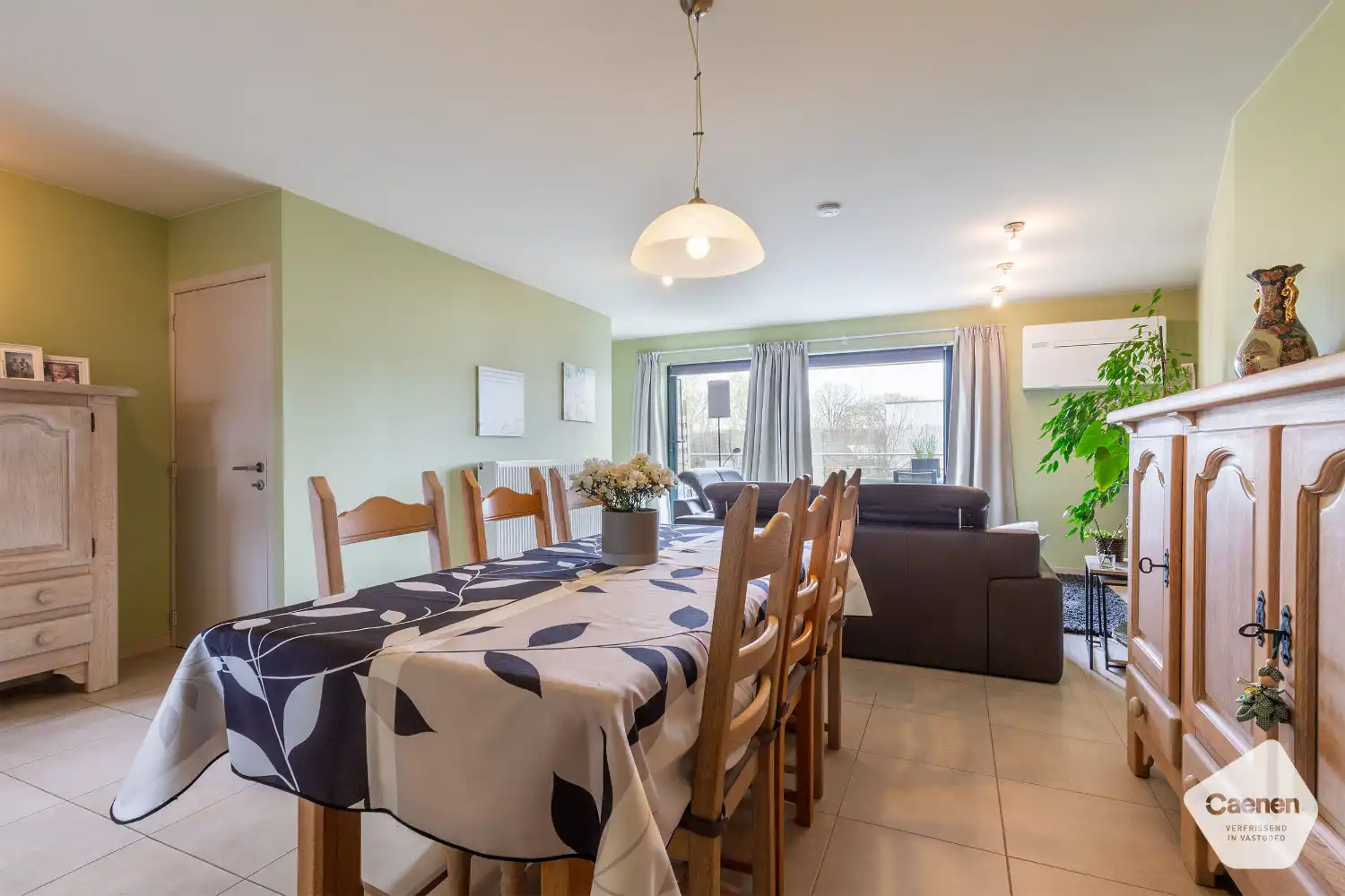 Modern duplexappartement met 3 slaapkamers , staanplaats en ruim zonnig terras! foto 2