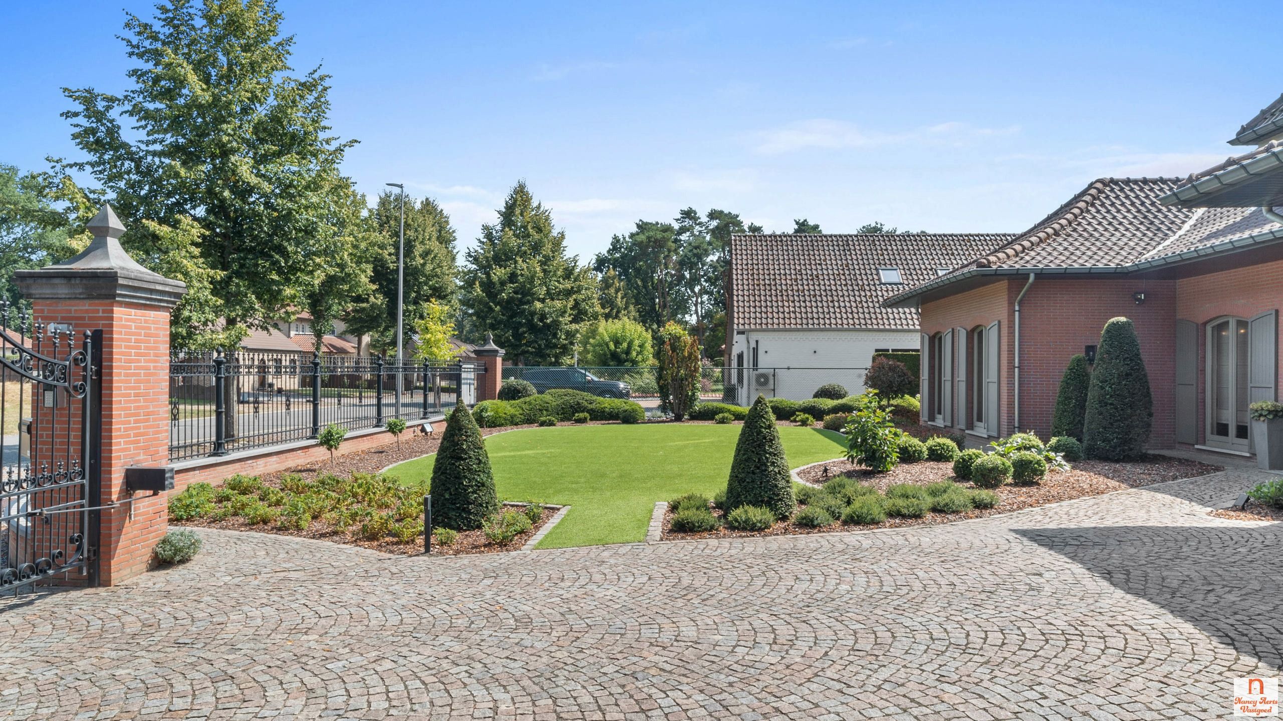 Luxueuze villa met overdekt zwembad, bos en weiland foto 60