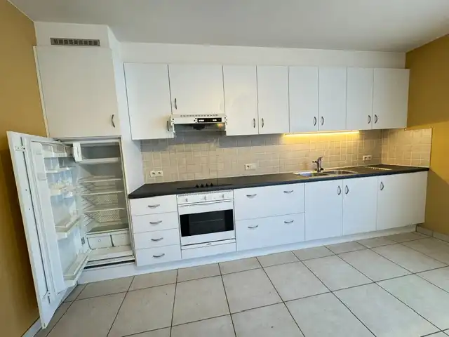 Zeer ruim 2 slpk appartement te huur in Westende dorp! foto 5