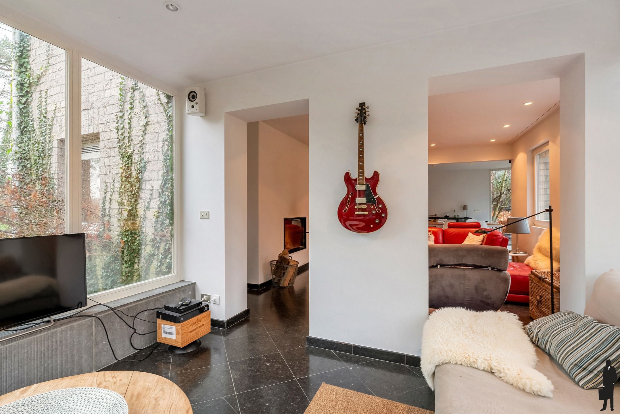 Woning met zwembad op zuidgericht perceel van ca. 2145 m² foto 7