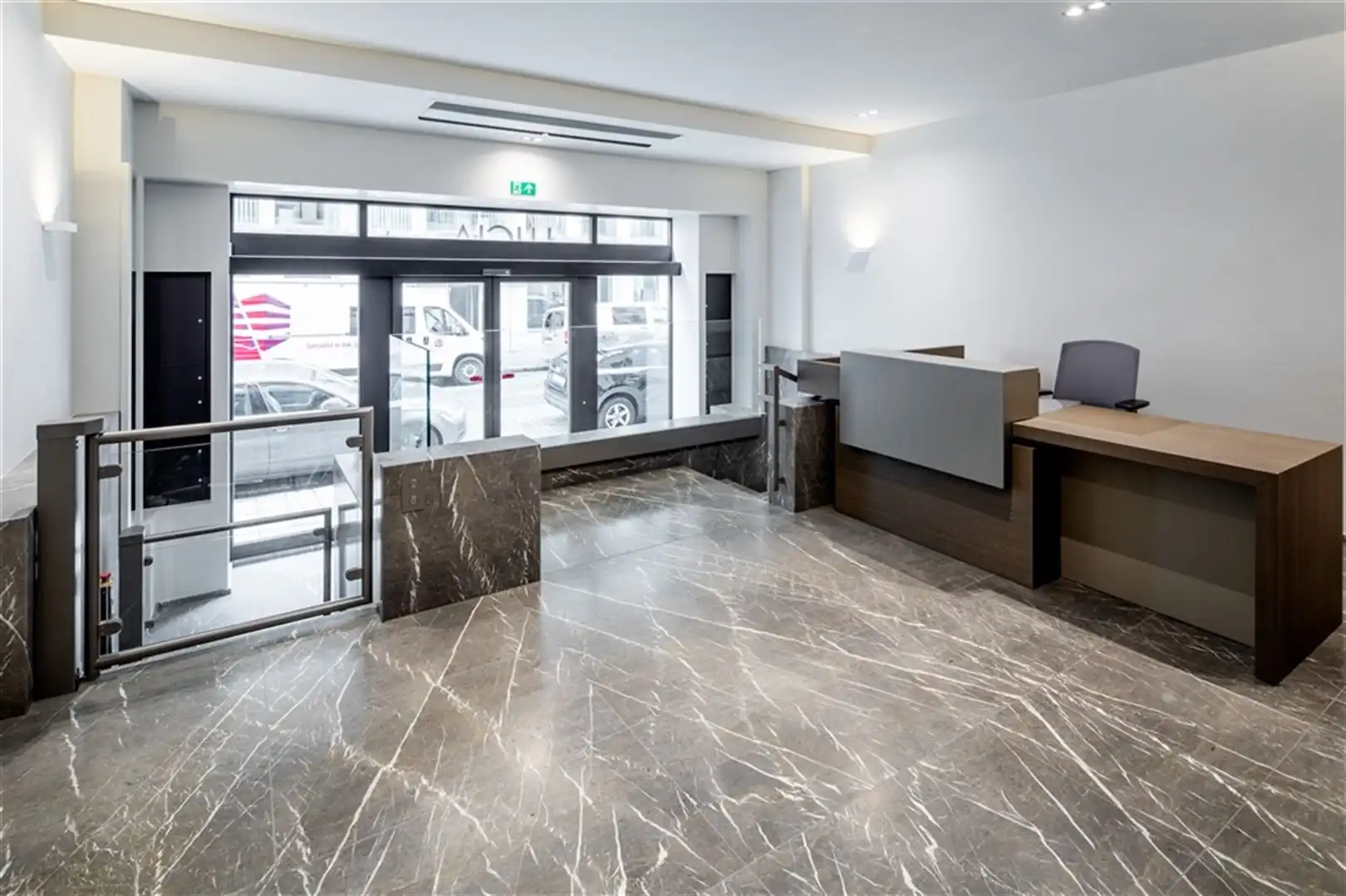 LUCIA: kantoren te huur 132m² foto 2