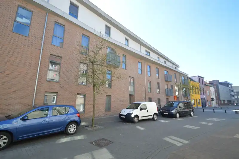 Instapklaar 2-slaapkamerappartement nabij Coupure en Groenevalleipark foto {{pictureIndex}}