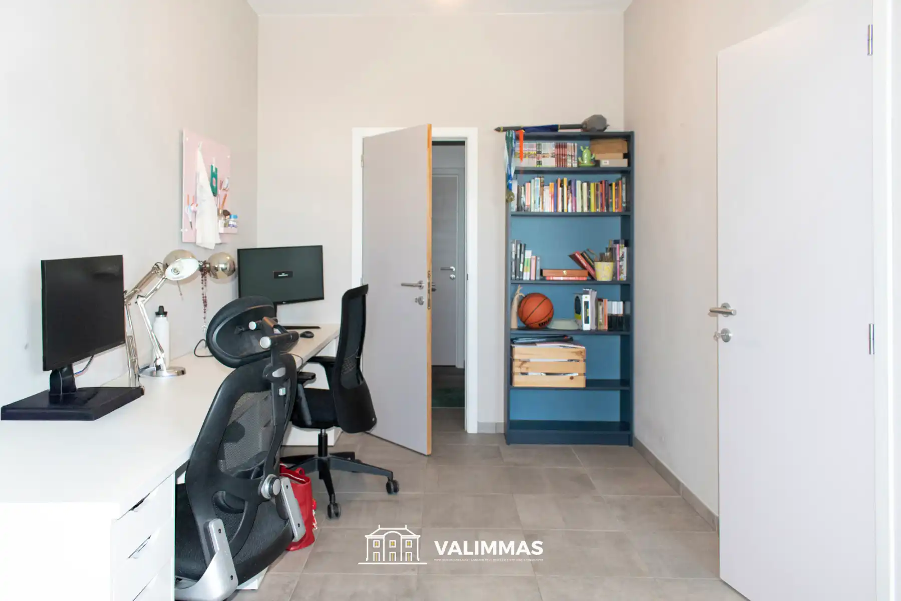 Recent en luxueus ingericht duplex-appartement met garagebox foto 8