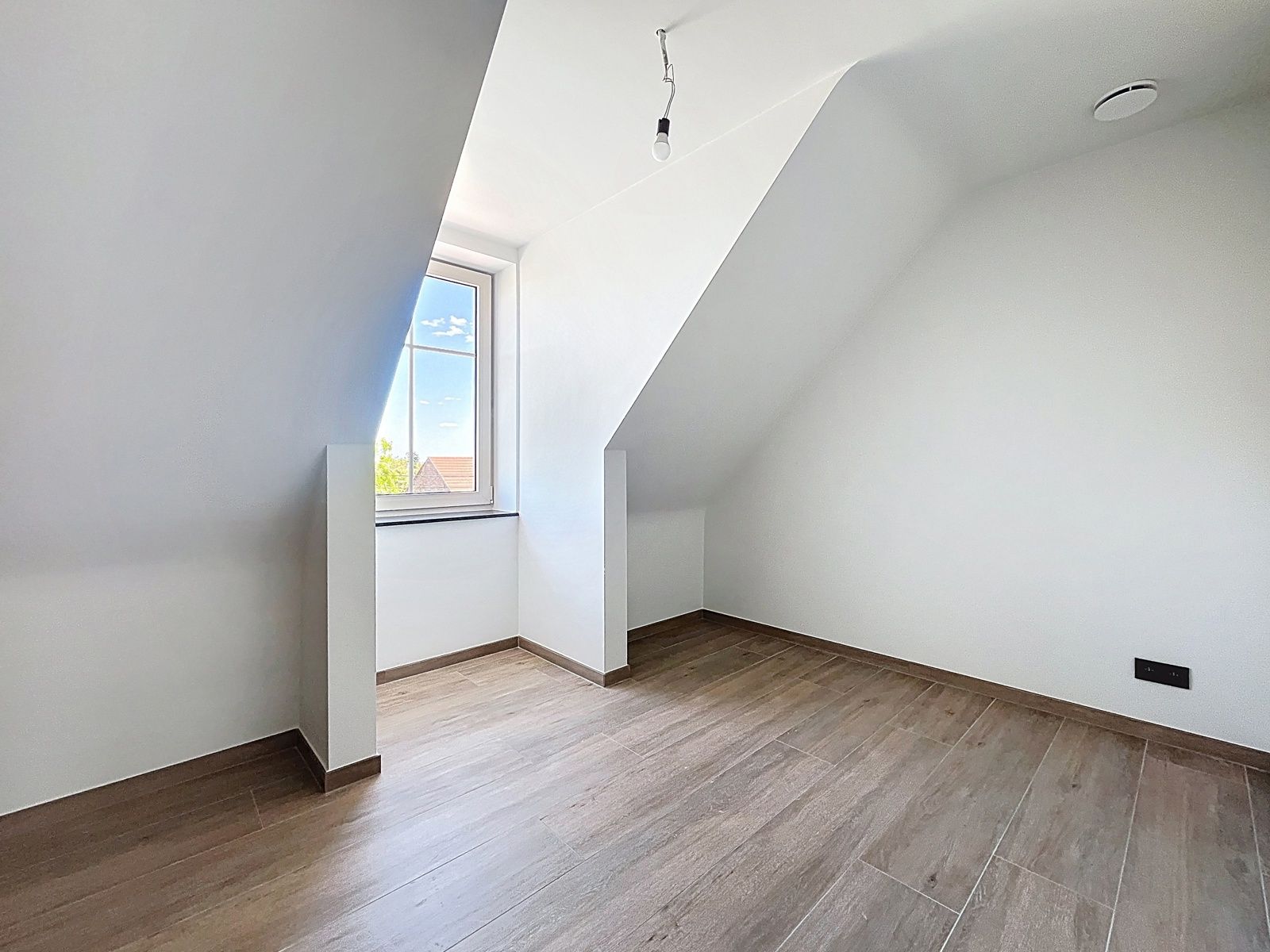 BEN Duplex app met 3 slpks -- 2bdks en terras foto 21
