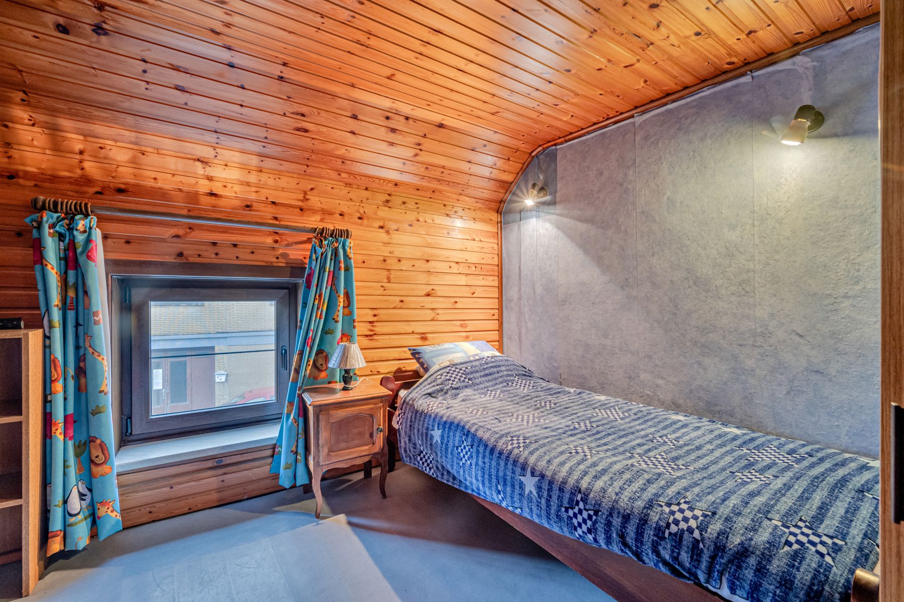 Ruime woning met bijgebouwen voor zelfstandige activiteit foto 20