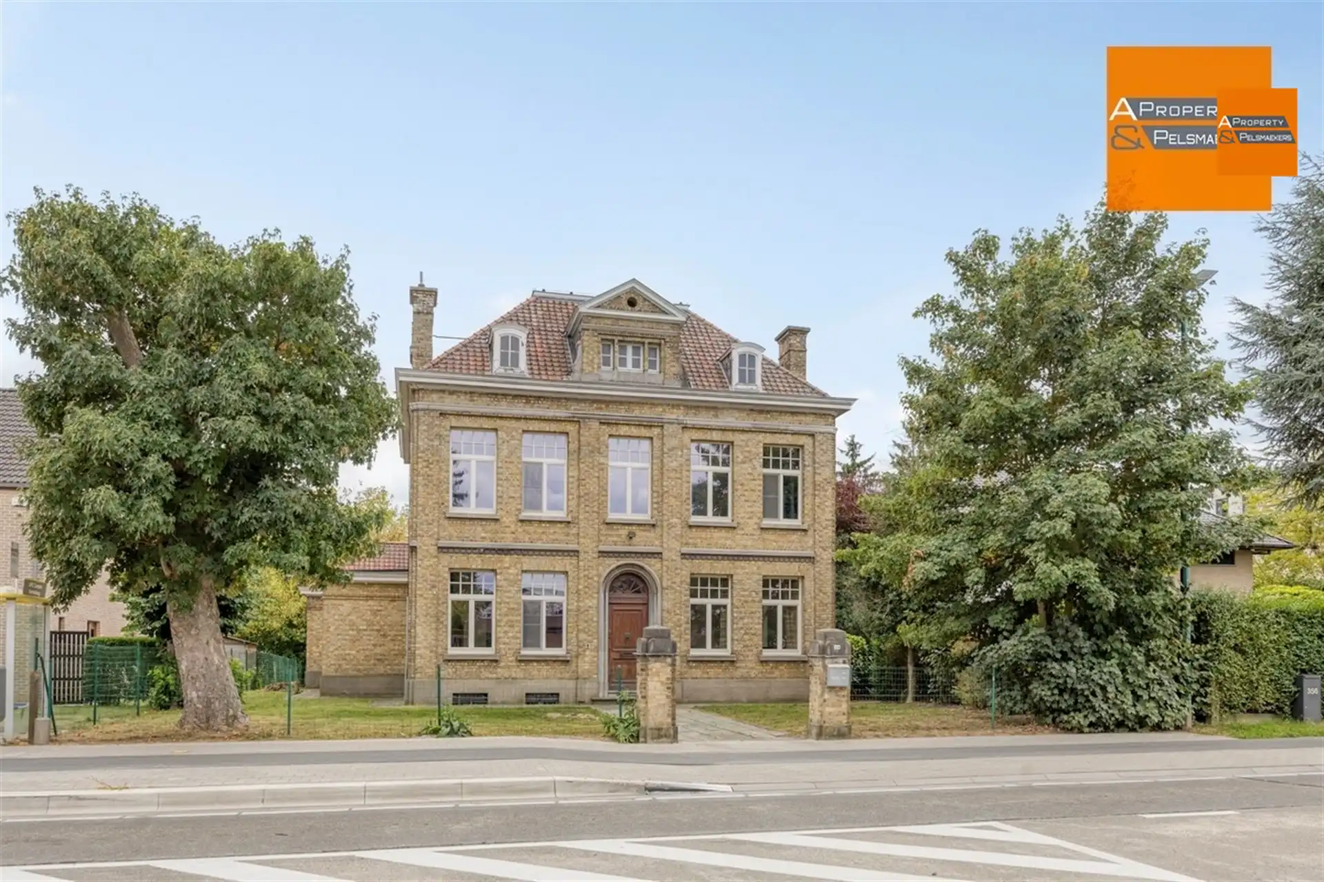 Ruim herenhuis met behoud van veel authentieke elementen  foto 4