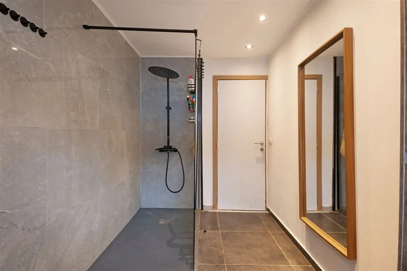 Instapklare gezinswoning met tuin en garage nabij centrum foto 9