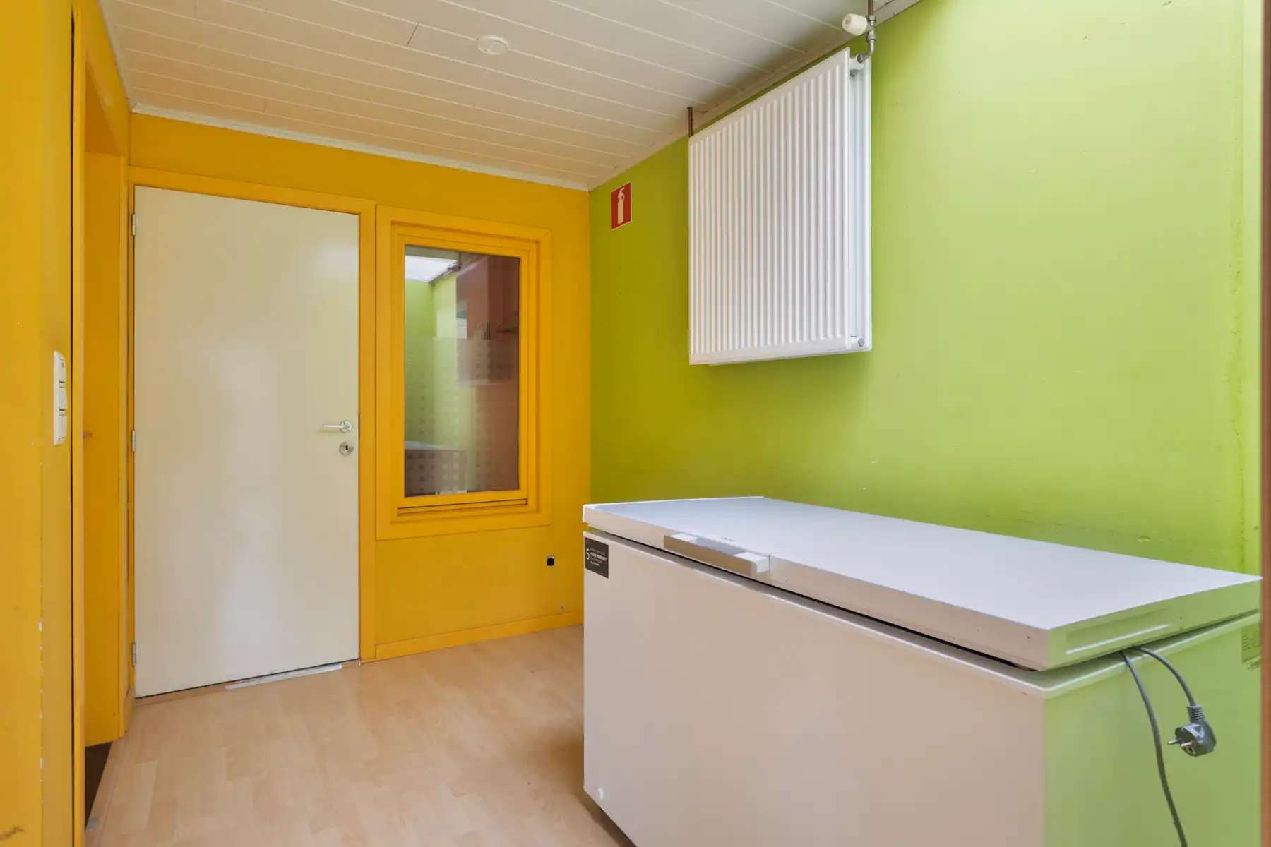 Ruim handelsgelijkvloers met tuin in het centrum foto 15