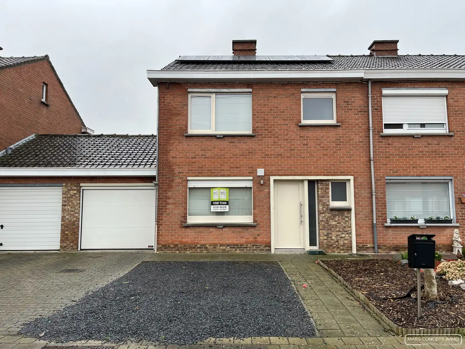 Instapklare woning te huur met 3 slaapkamers en tuin in centrum Tiegem foto {{pictureIndex}}