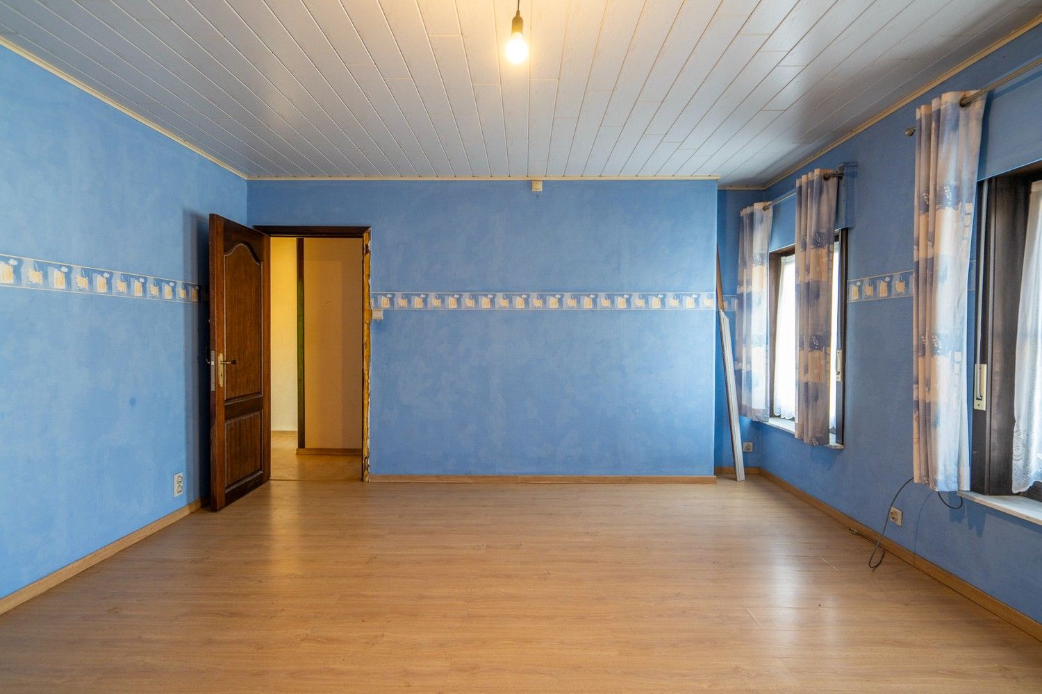 RUIME WONING MET UITWEG foto 19