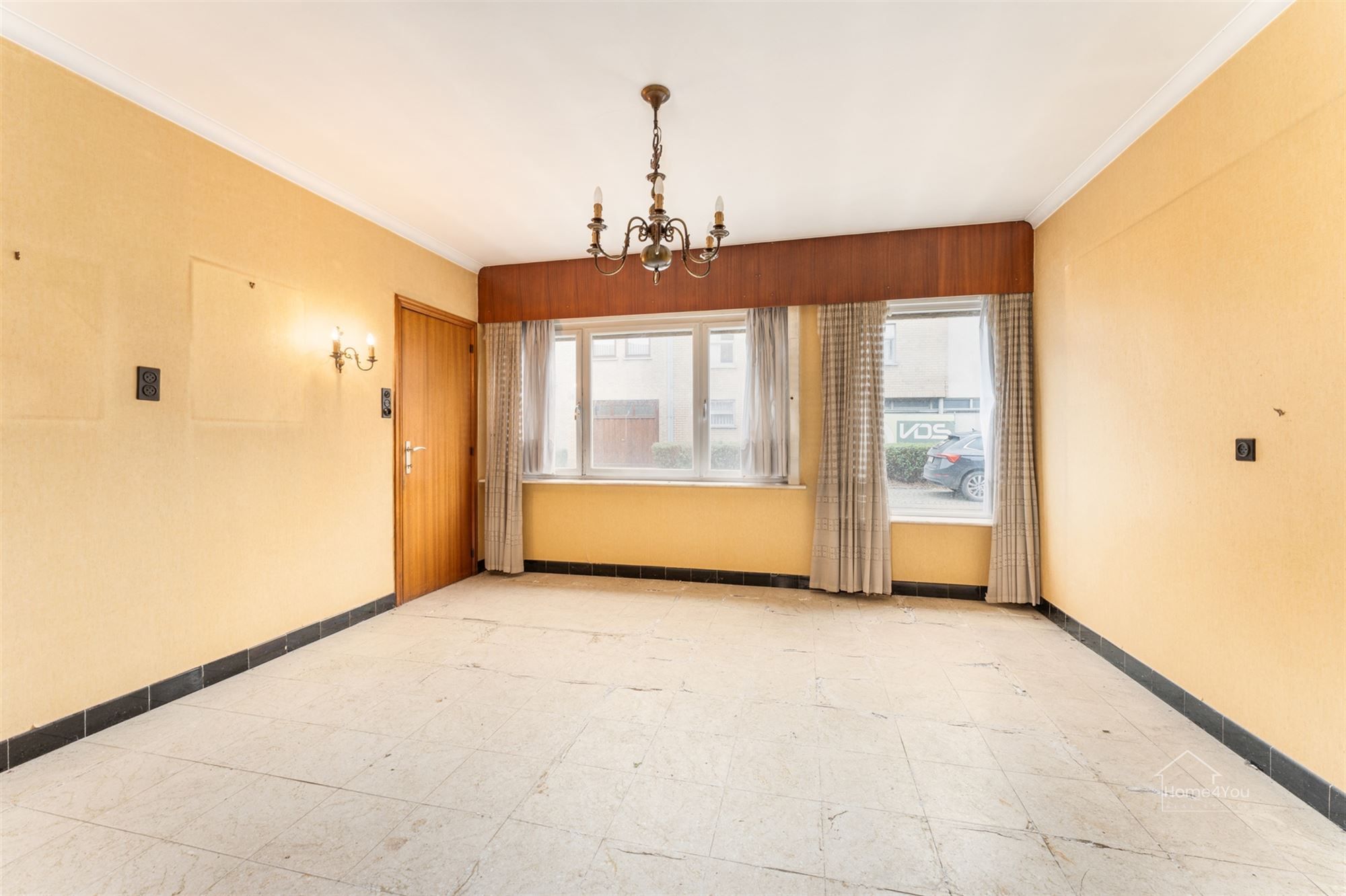 Ruime rijwoning met potentieel op het dorp!  foto 5