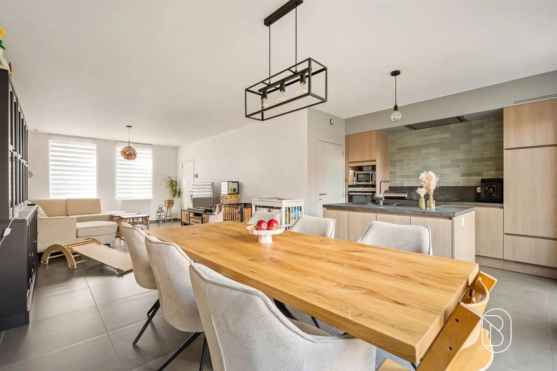 Recente woning met 3 slk, tuin en garage nabij Kluisbos foto 7