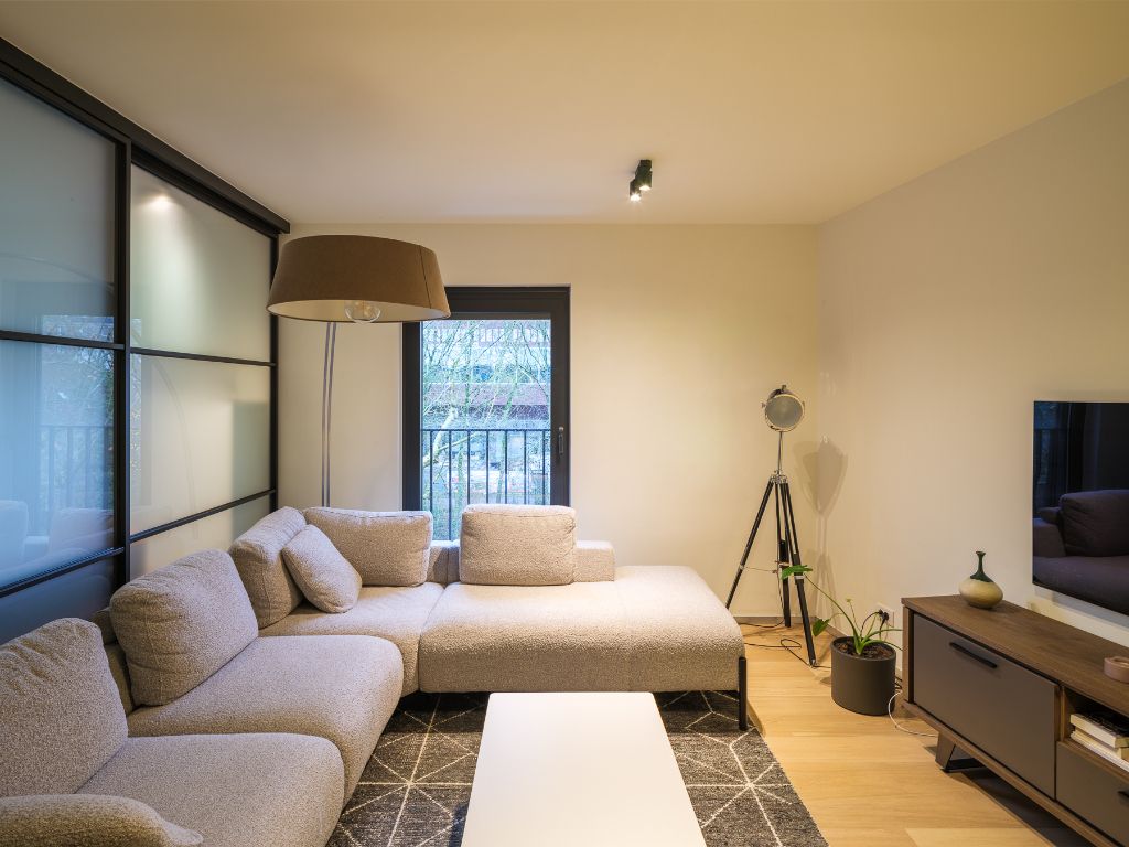 Ruim en lichtrijk duplexappartement met 2 slaapkamers, meerdere terrassen en staanplaats aan Ter Platen foto 4