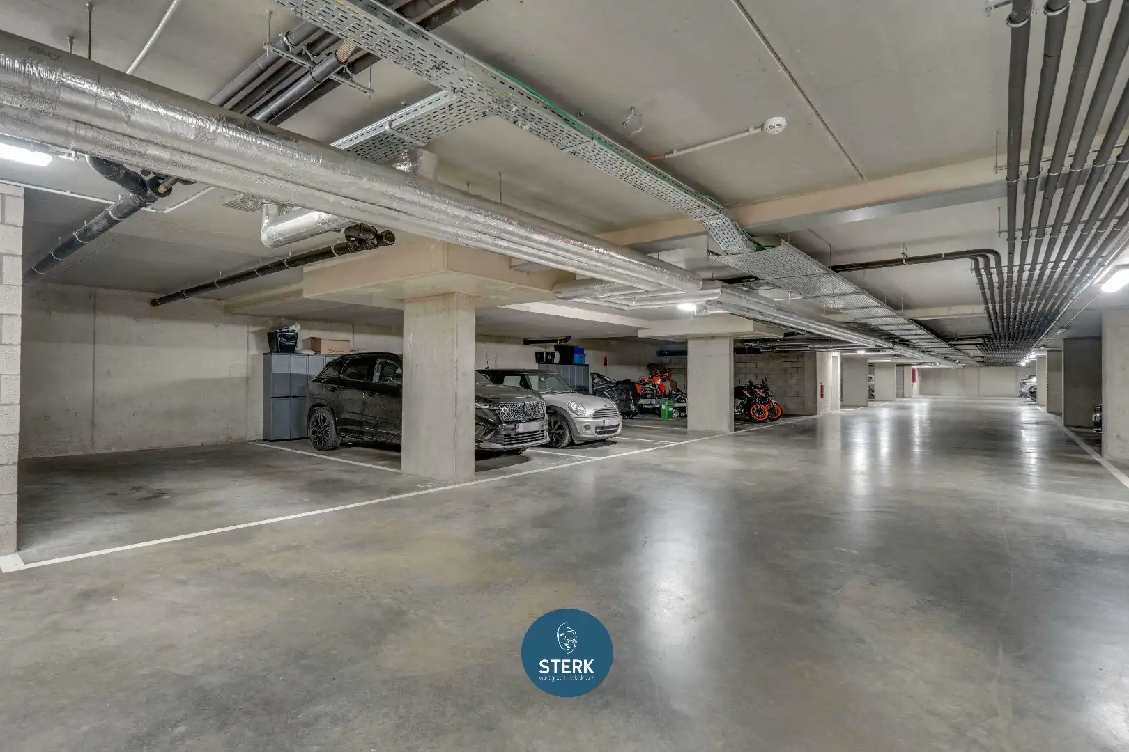 STIJLVOL PENTHOUSE MET 3 SLPKS EN 2 TERRASSEN IN EEN GROENE OMGEVING !  foto 24