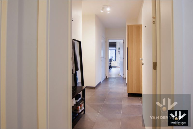 Ruim appartement met overdekt terras op gunstige locatie in Hasselt foto 11