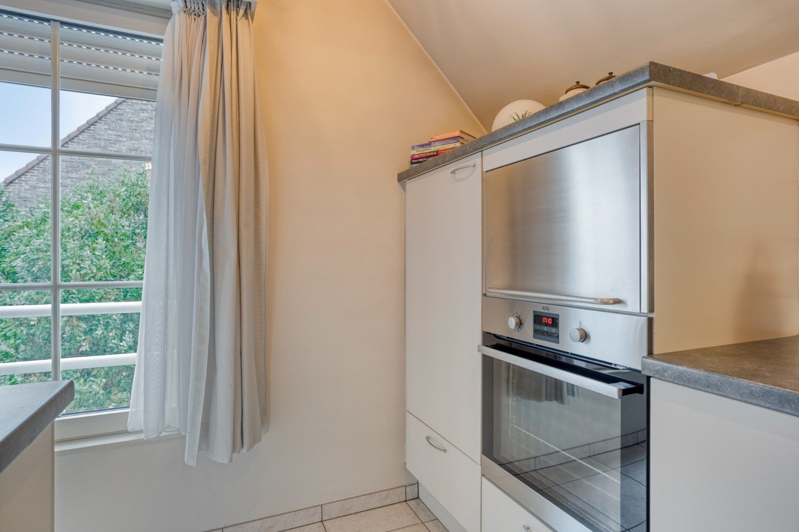 Stijlvol dakappartement met 2 slaapkamers en alle comfort foto 12