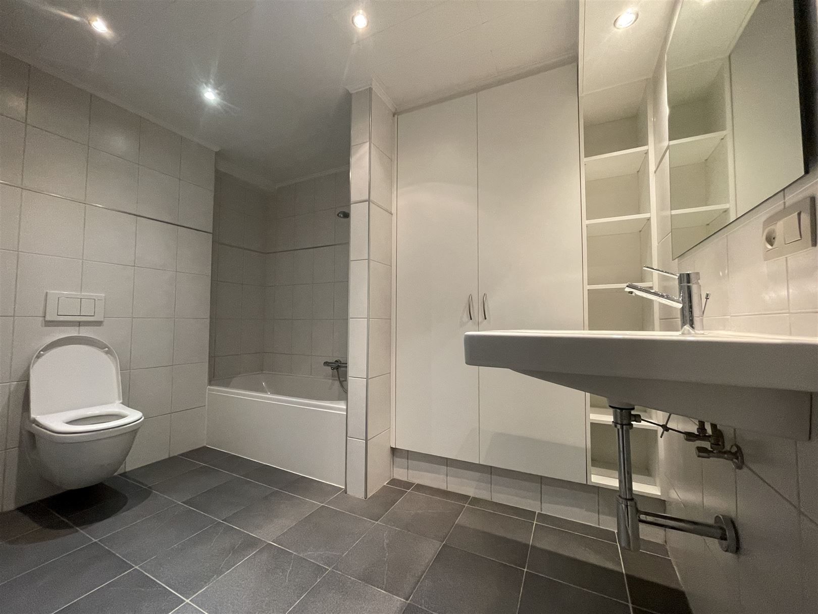 Gezellig appartement met garage en kelderberging foto 17