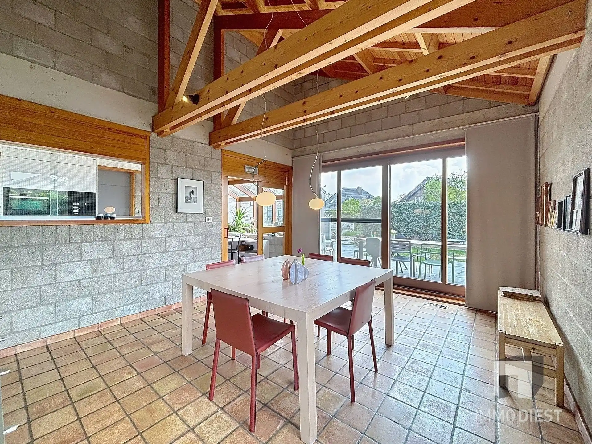 Bijzondere woning, lichtrijk, open en 3 slaapkamers foto 9