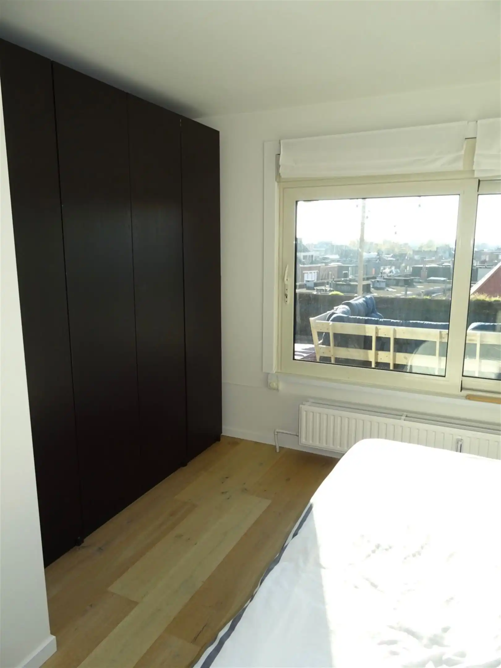 Prachtig dakappartement met 2 slaapkamers en heel groot terras. foto 8
