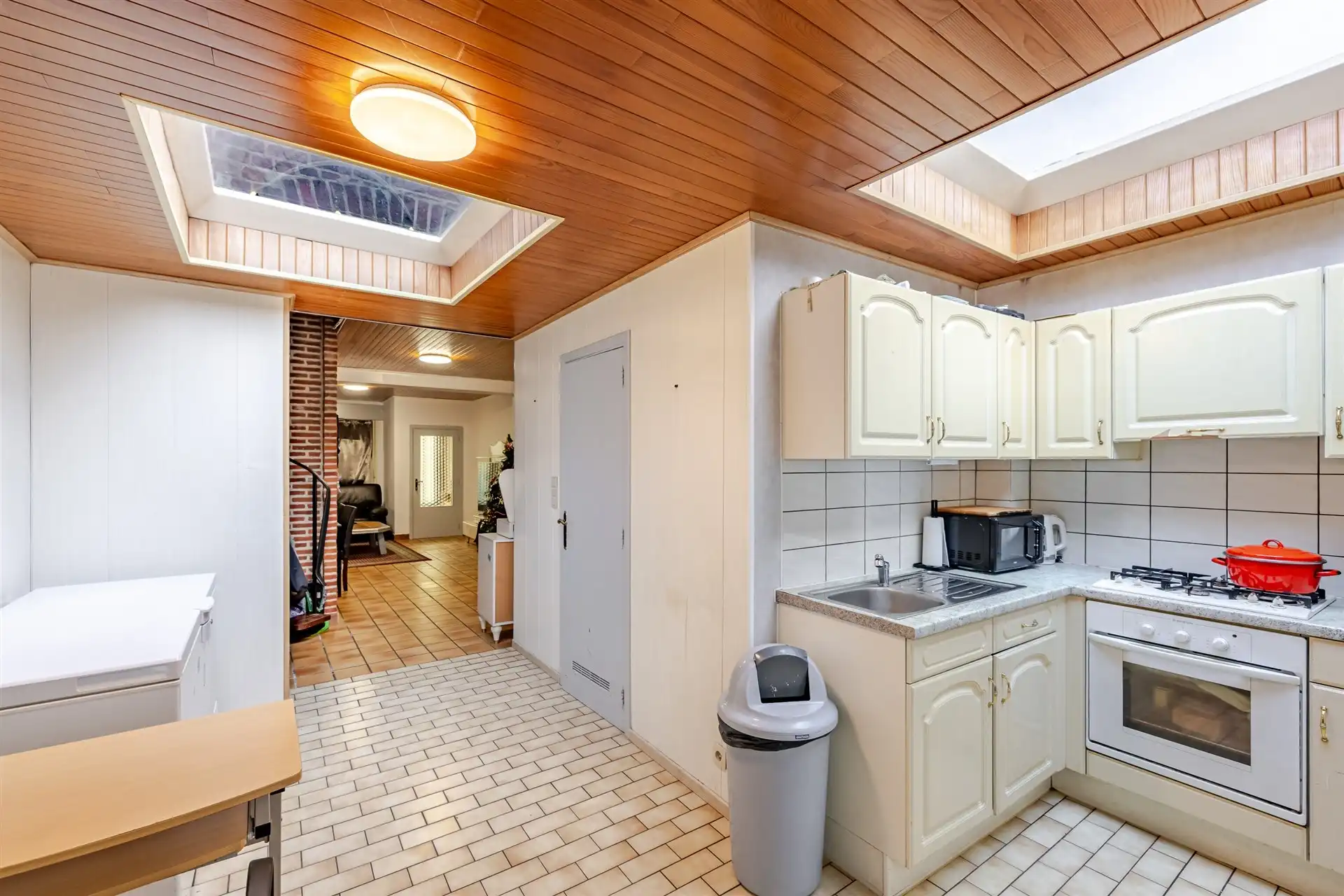 Rijwoning met 4 mogelijke slaapkamers tussen Varkensmarkt en OLV-ziekenhuis foto 5