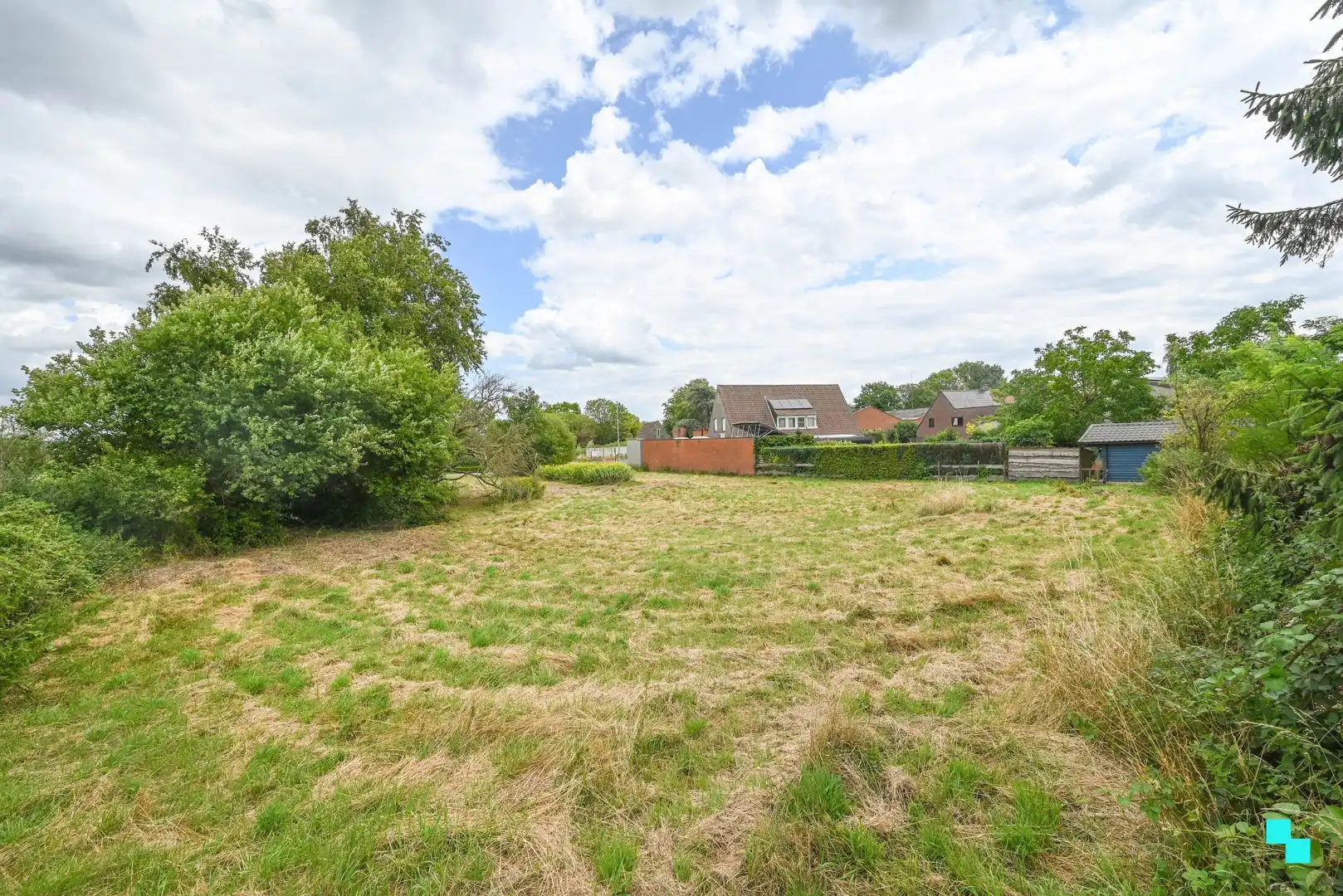 Royaal perceel gelegen in landelijk Oostrozebeke foto 7