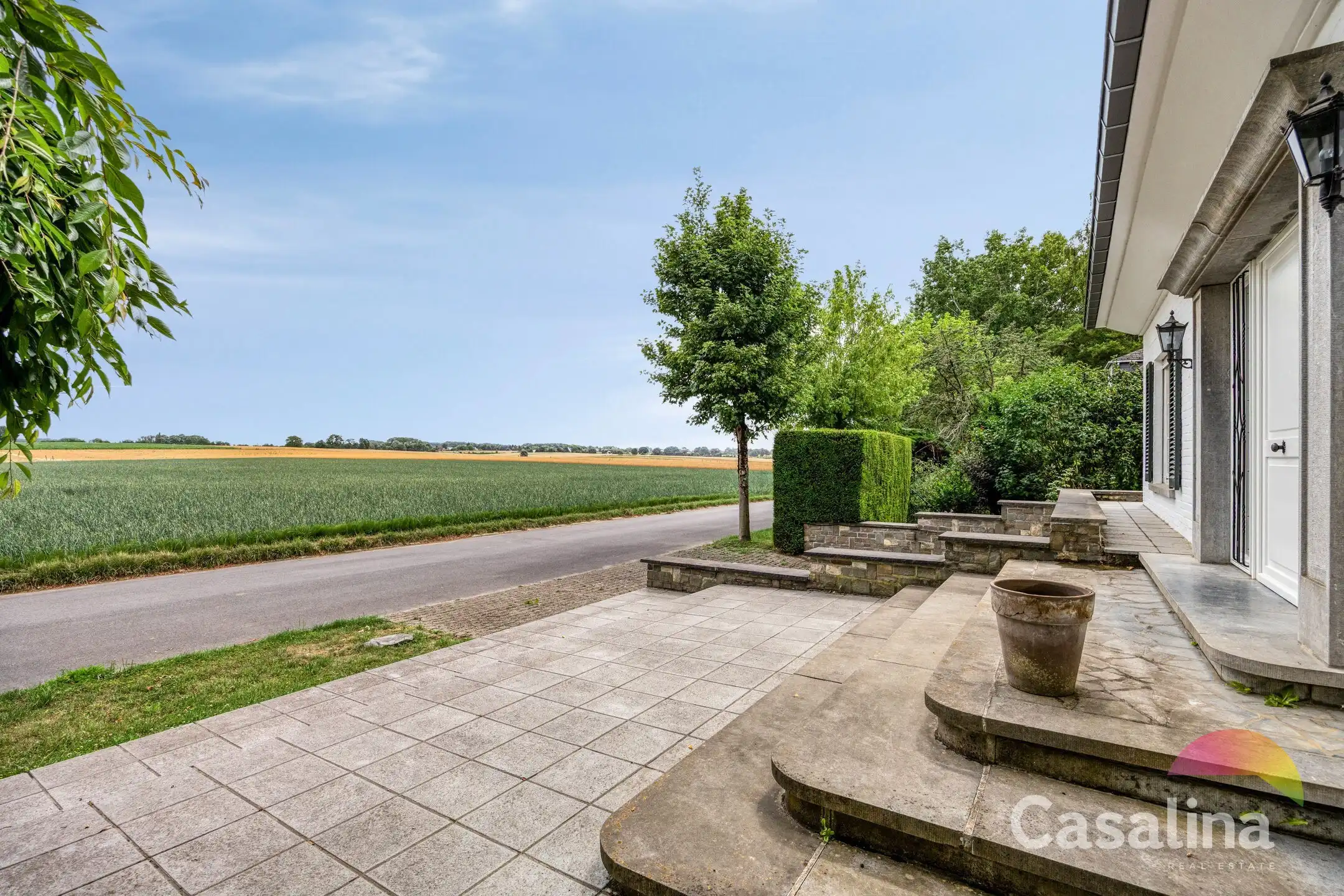 Prachtige Villa  met mooie tuin  foto 23