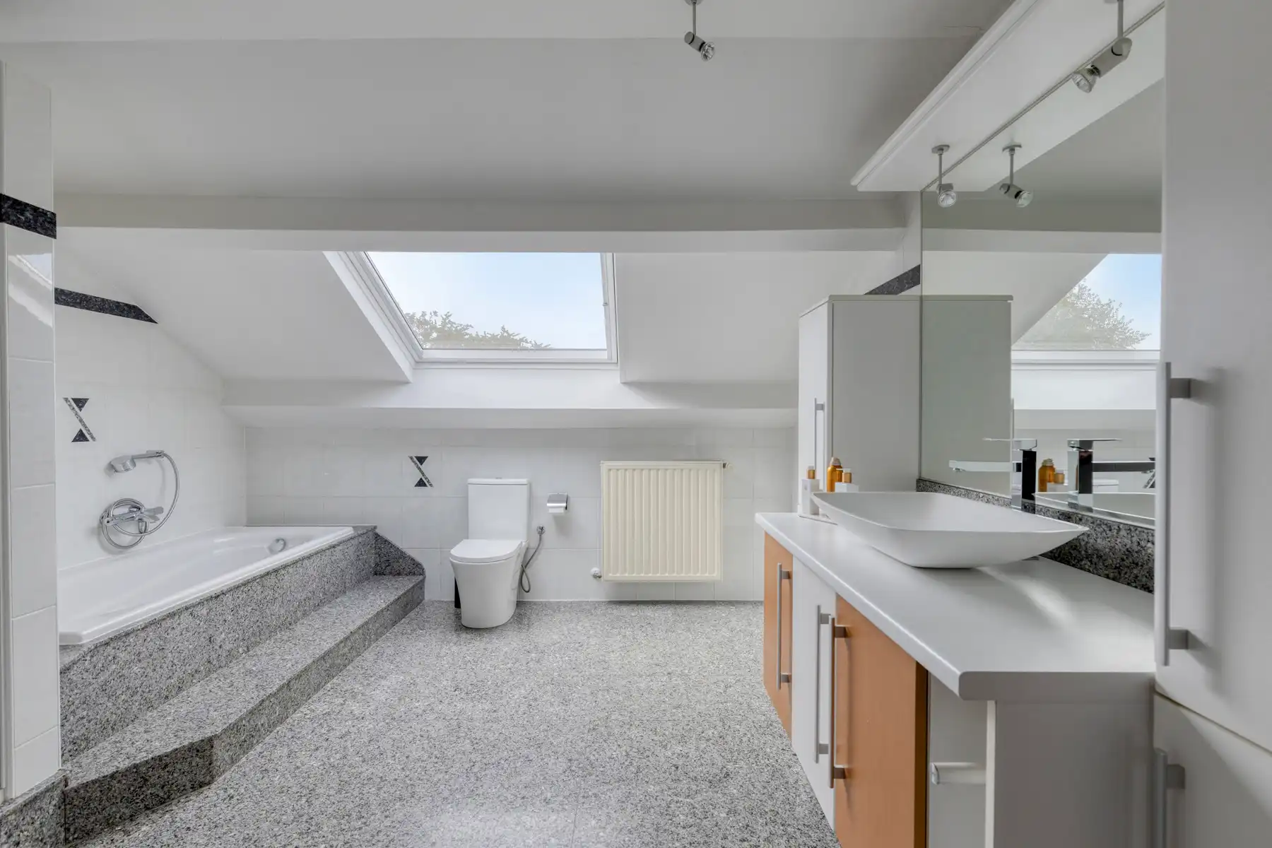 HOB met 3 slaapkamers, tuin en garage! foto 16