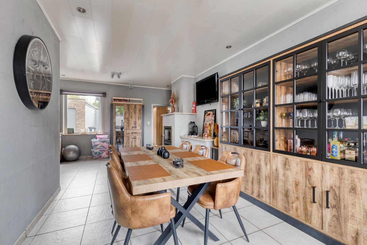Instapklare gezinswoning met prachtige tuin en garage foto 9