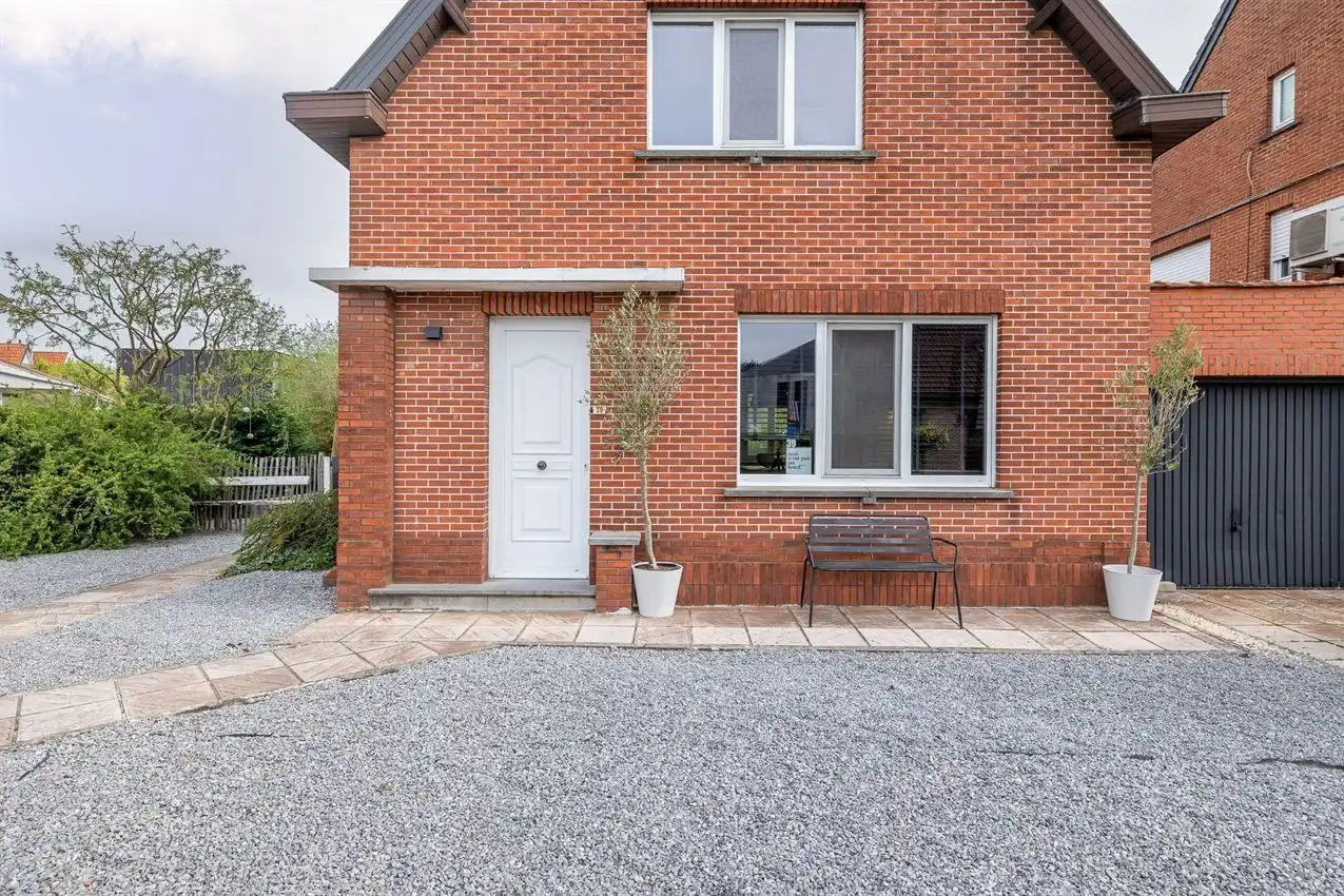 Centraal gelegen woning met garage, 3 slpk. en tuin foto 23