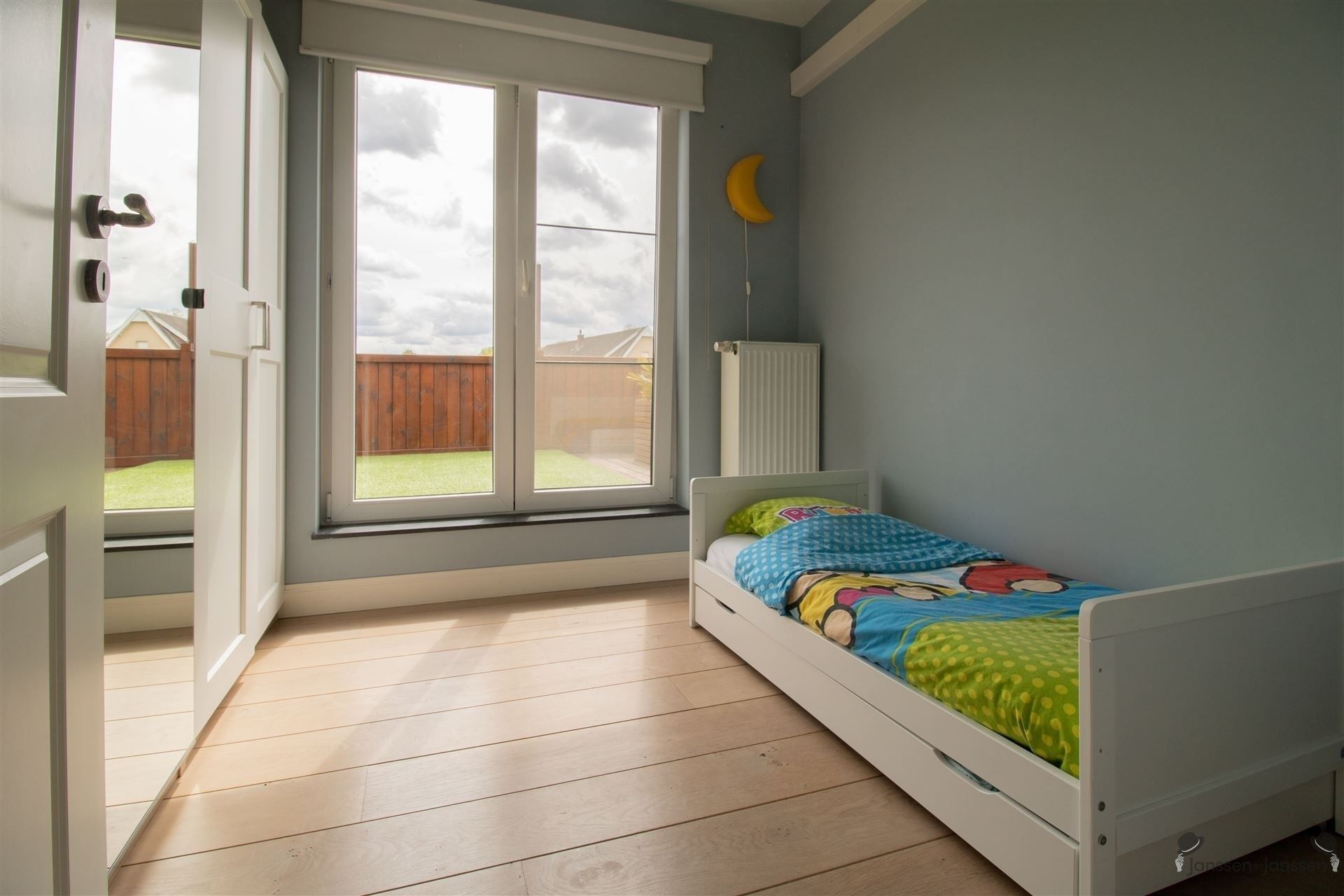 Modern appartement van 82 m² op de eerste verdieping met Zuidoost gericht terras van 55 m² foto 5