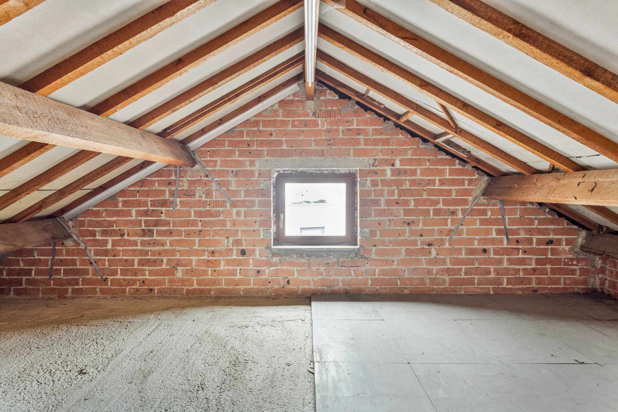 Ruime, te renoveren woning op perceel van 8a70 foto 21